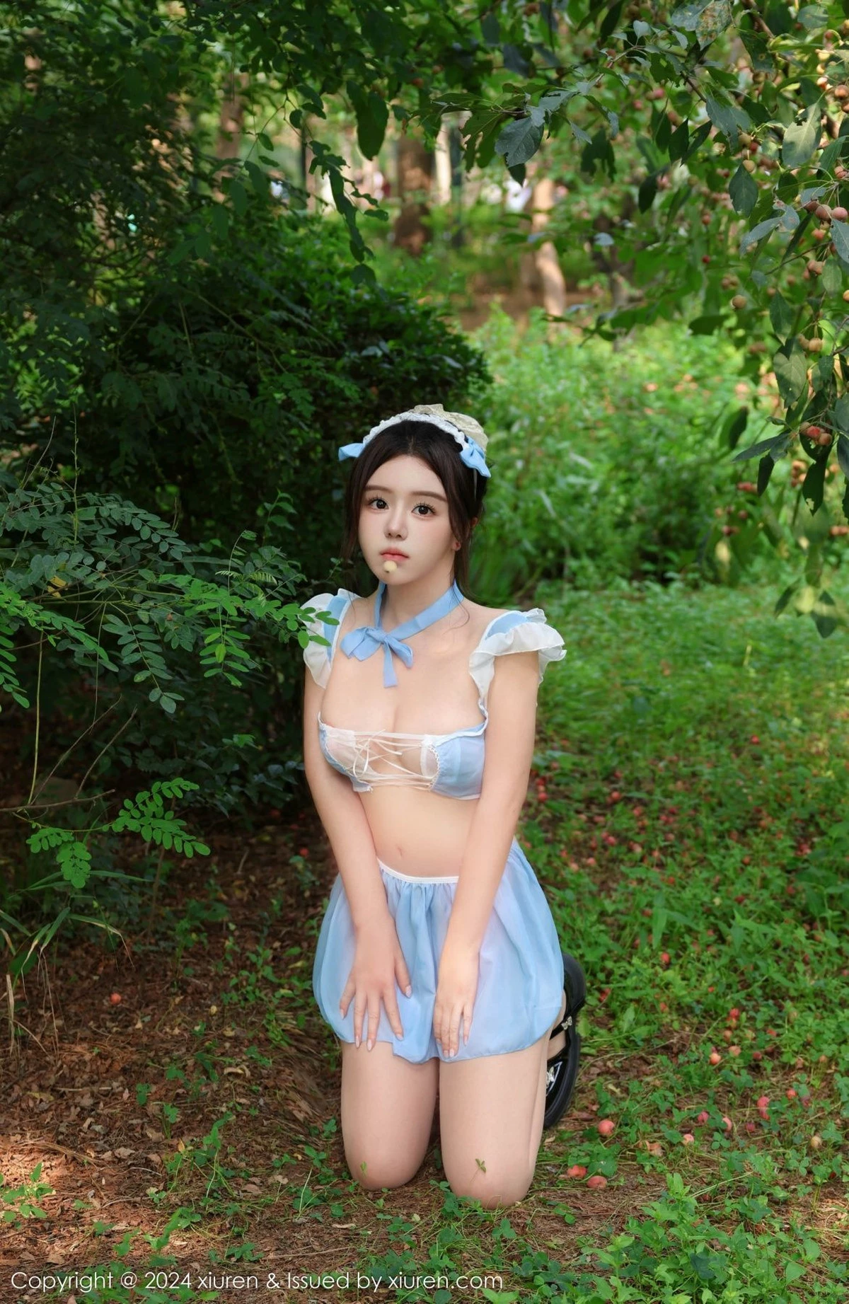 小薯条nienie户外性感女仆装配超薄肉丝秀惹火身材绝美写真 第 54 张