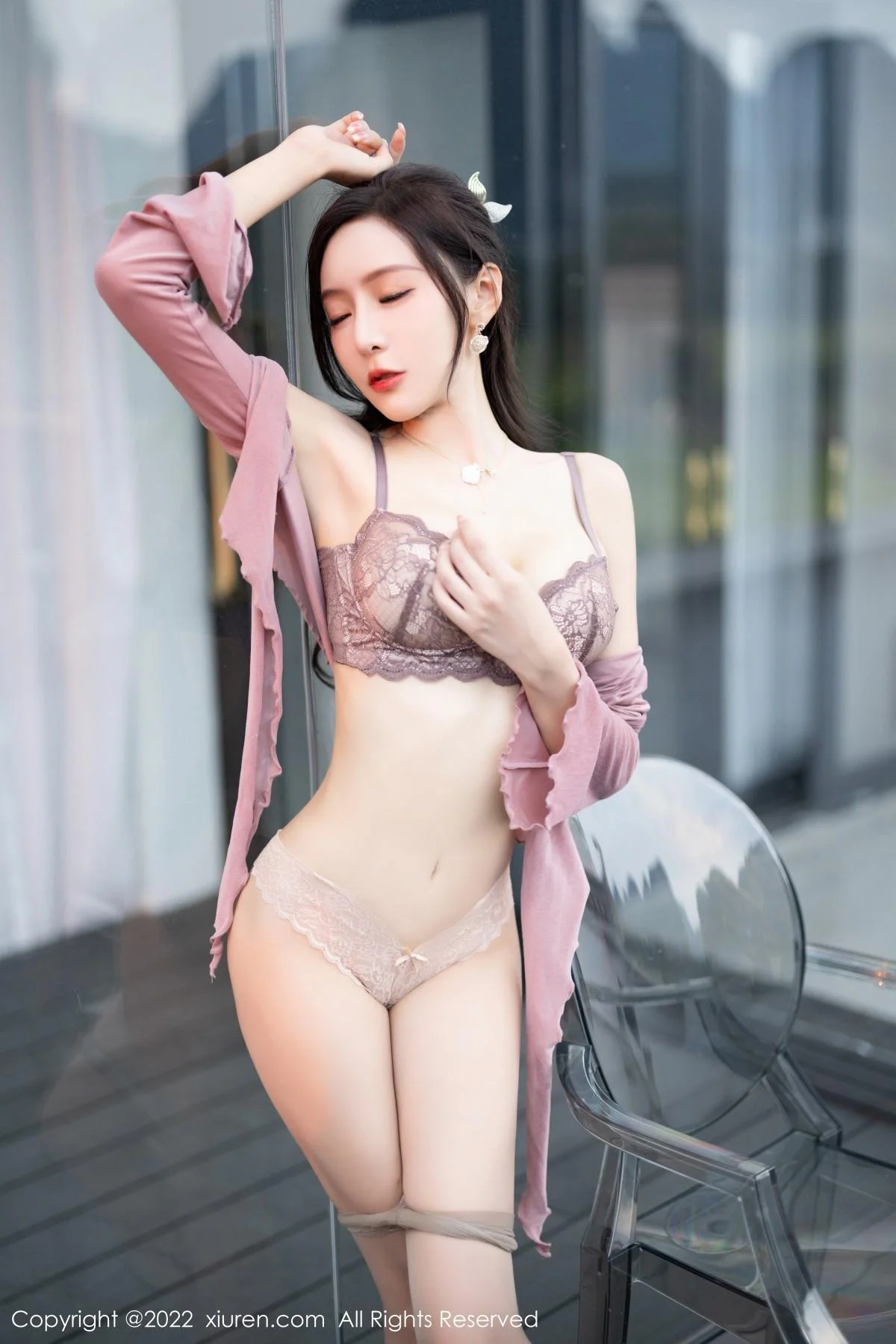 王馨瑶yanni粉灰色上衣配花色长裙露蕾丝内衣撩人绝美写真 第 74 张