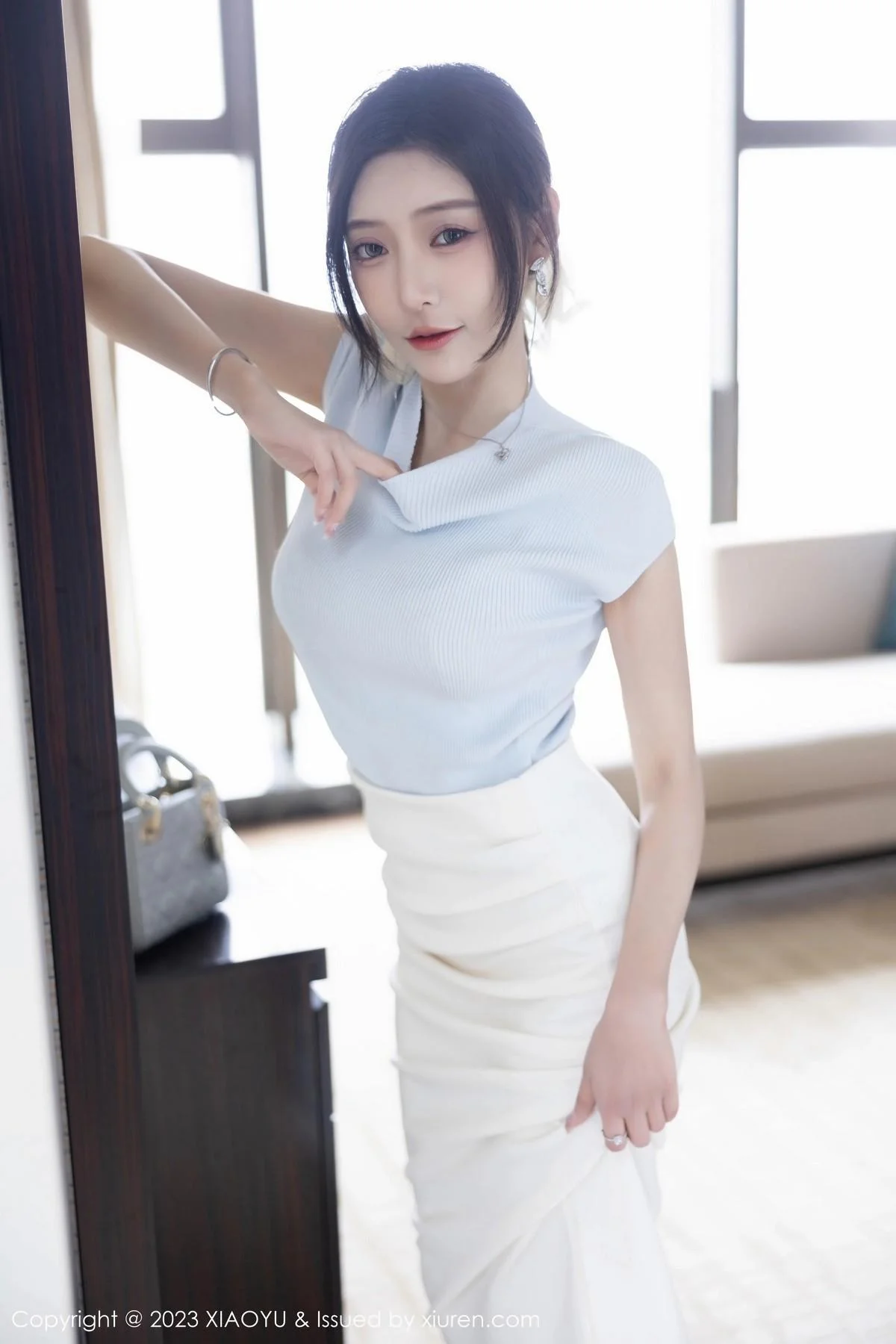王馨瑶yanni淡粉色内衣配超薄无内肉丝秀惹火身材绝美写真 第 42 张