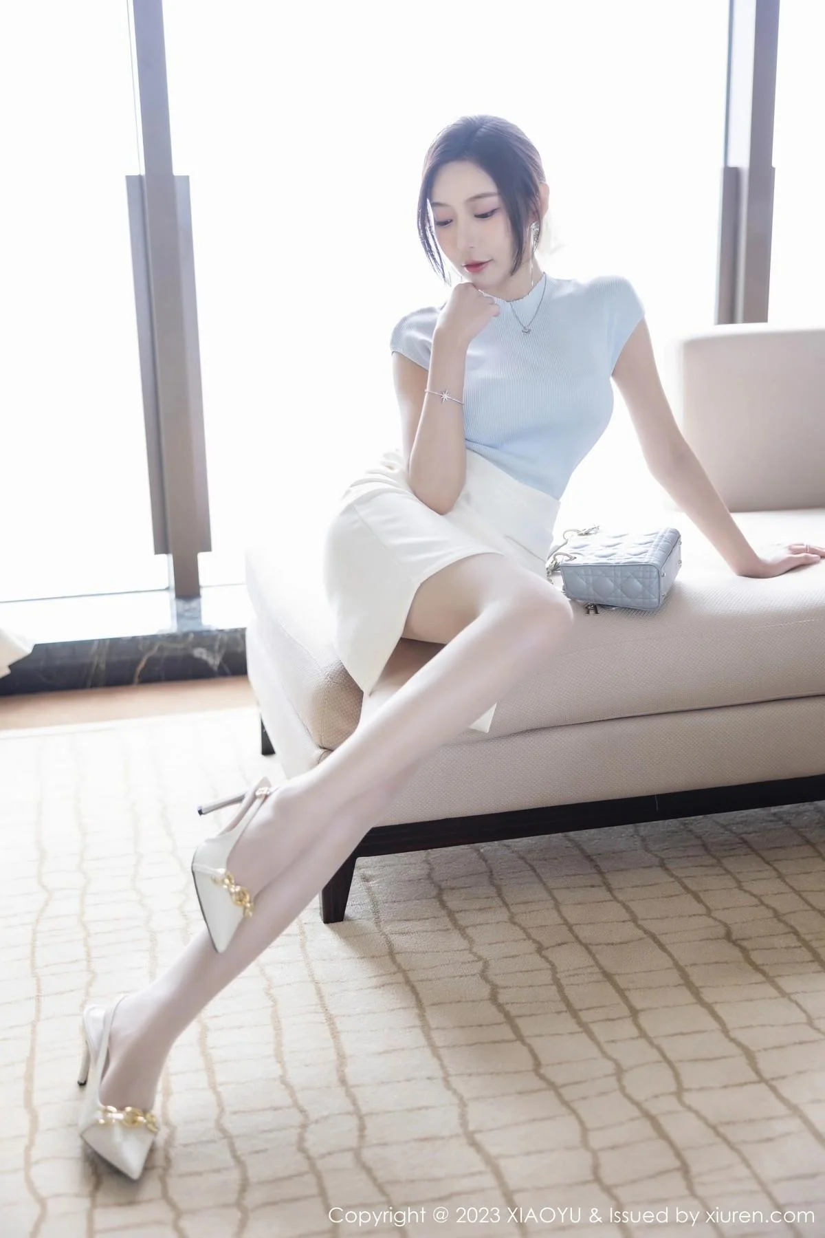 王馨瑶yanni淡粉色内衣配超薄无内肉丝秀惹火身材绝美写真 第 54 张