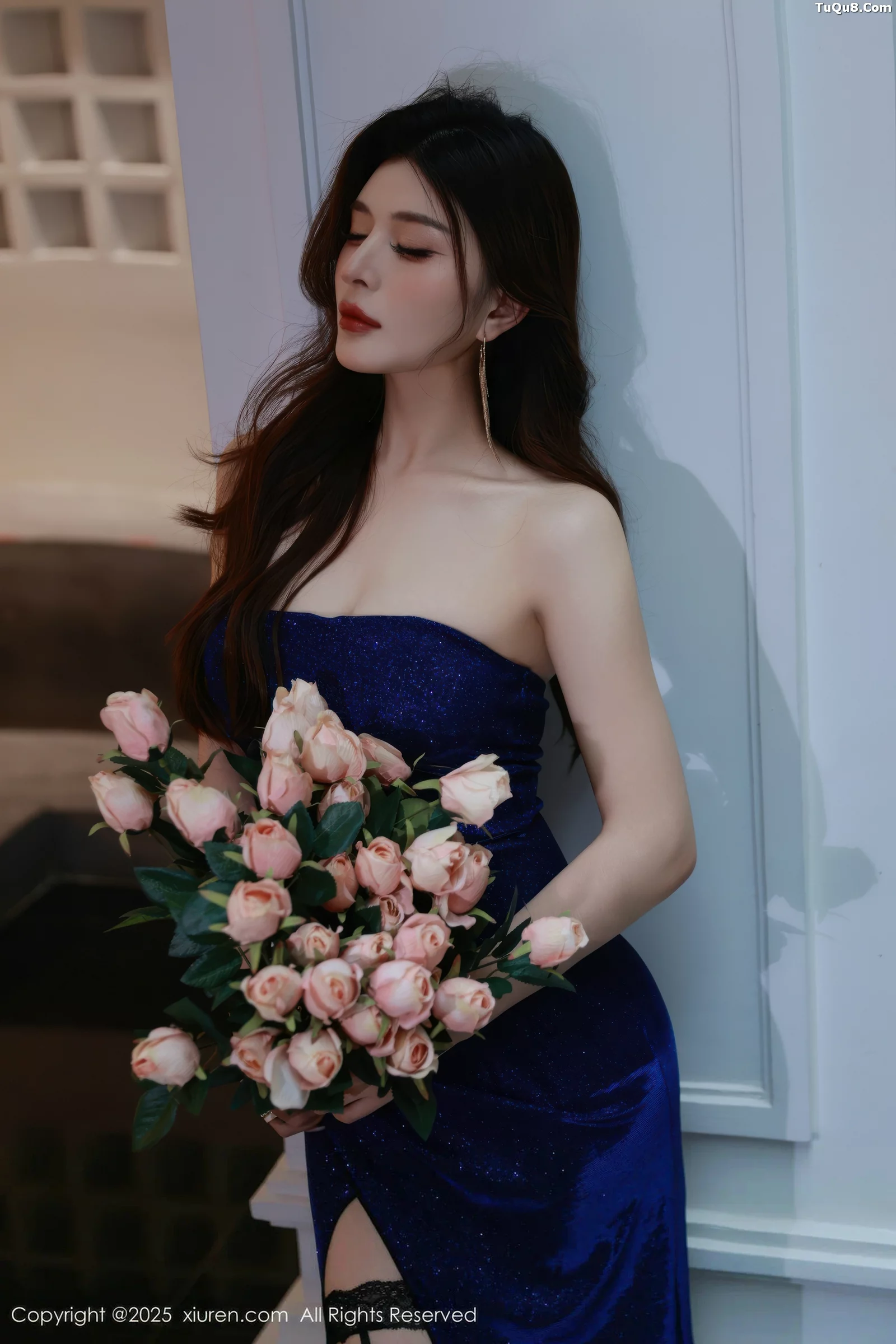 阿依莎性感蓝色连衣裙露蓝色内衣配黑丝袜秀曼妙身材绝美写真 第 11 张