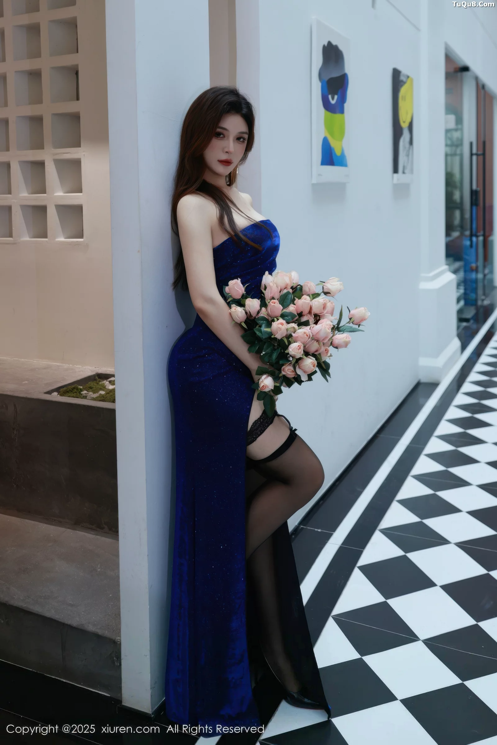 阿依莎性感蓝色连衣裙露蓝色内衣配黑丝袜秀曼妙身材绝美写真 第 17 张
