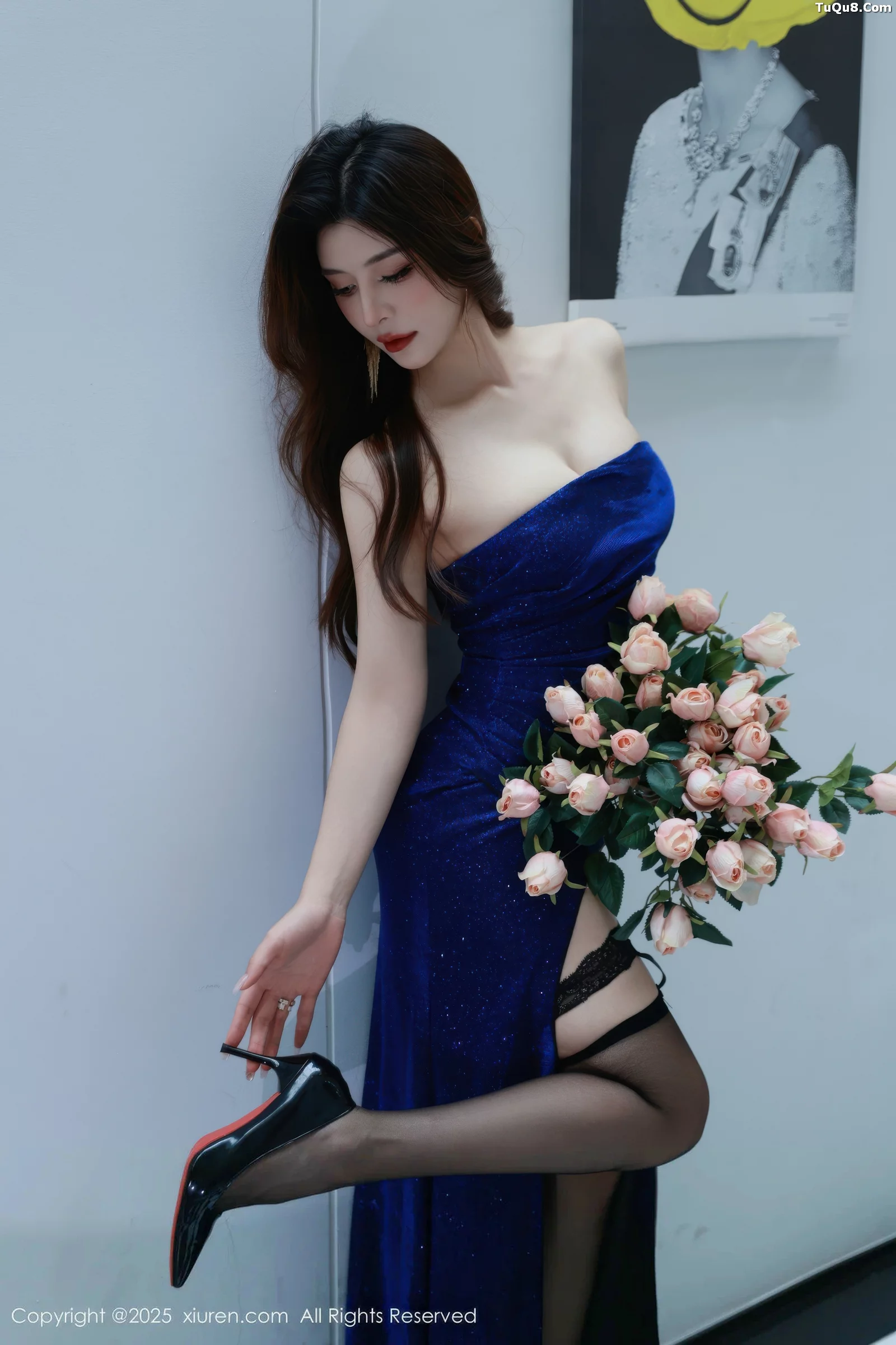 阿依莎性感蓝色连衣裙露蓝色内衣配黑丝袜秀曼妙身材绝美写真 第 26 张