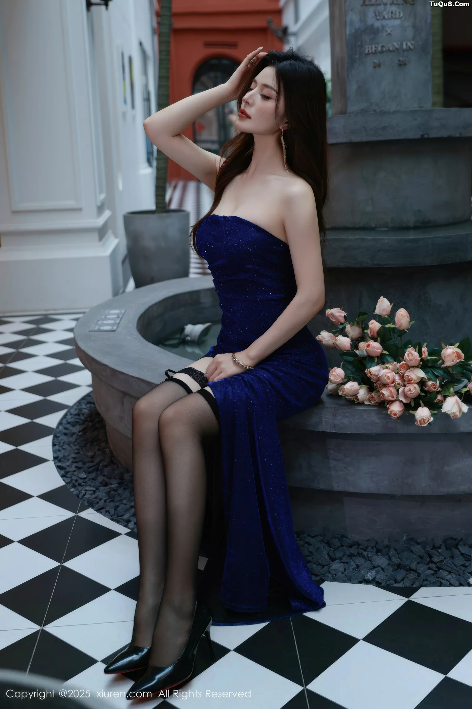 阿依莎性感蓝色连衣裙露蓝色内衣配黑丝袜秀曼妙身材绝美写真 第 28 张