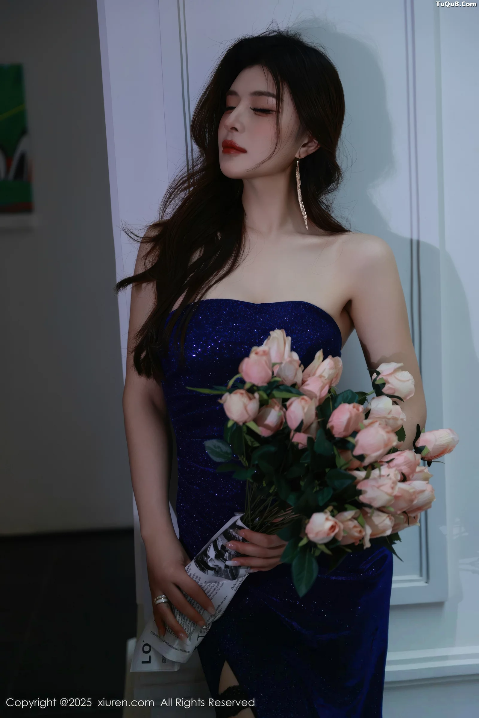 阿依莎性感蓝色连衣裙露蓝色内衣配黑丝袜秀曼妙身材绝美写真 第 3 张