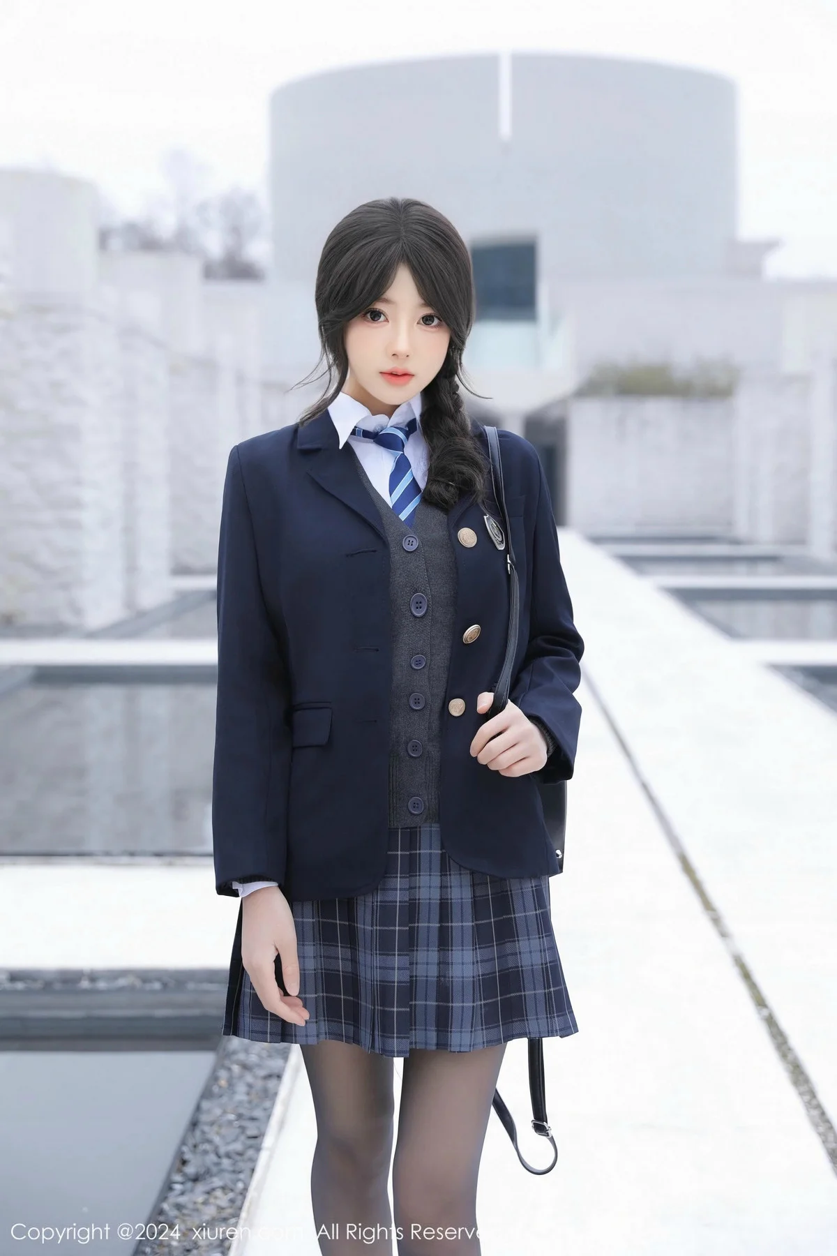 桃妖夭性感学妹制服露白色内衣配黑丝袜秀曼妙身姿绝美写真 第 6 张
