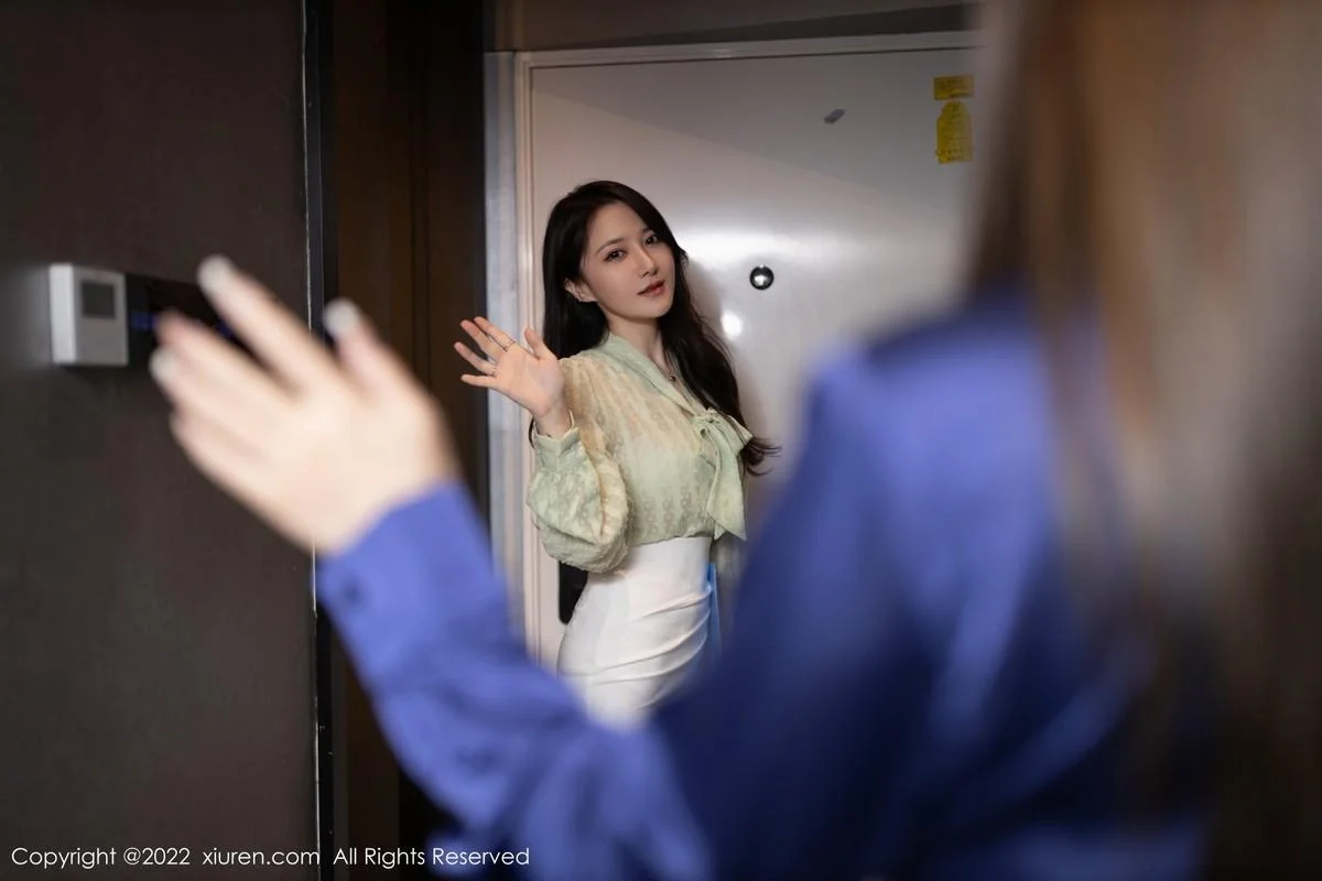 鱼子酱Fish私房床上淡绿上衣露性感白色内衣迷人绝美写真 第 21 张