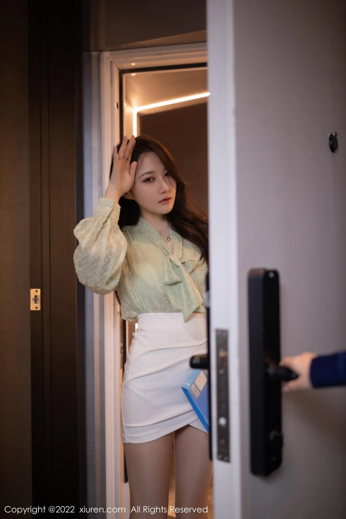 鱼子酱Fish私房床上淡绿上衣露性感白色内衣迷人绝美写真 第 26 张