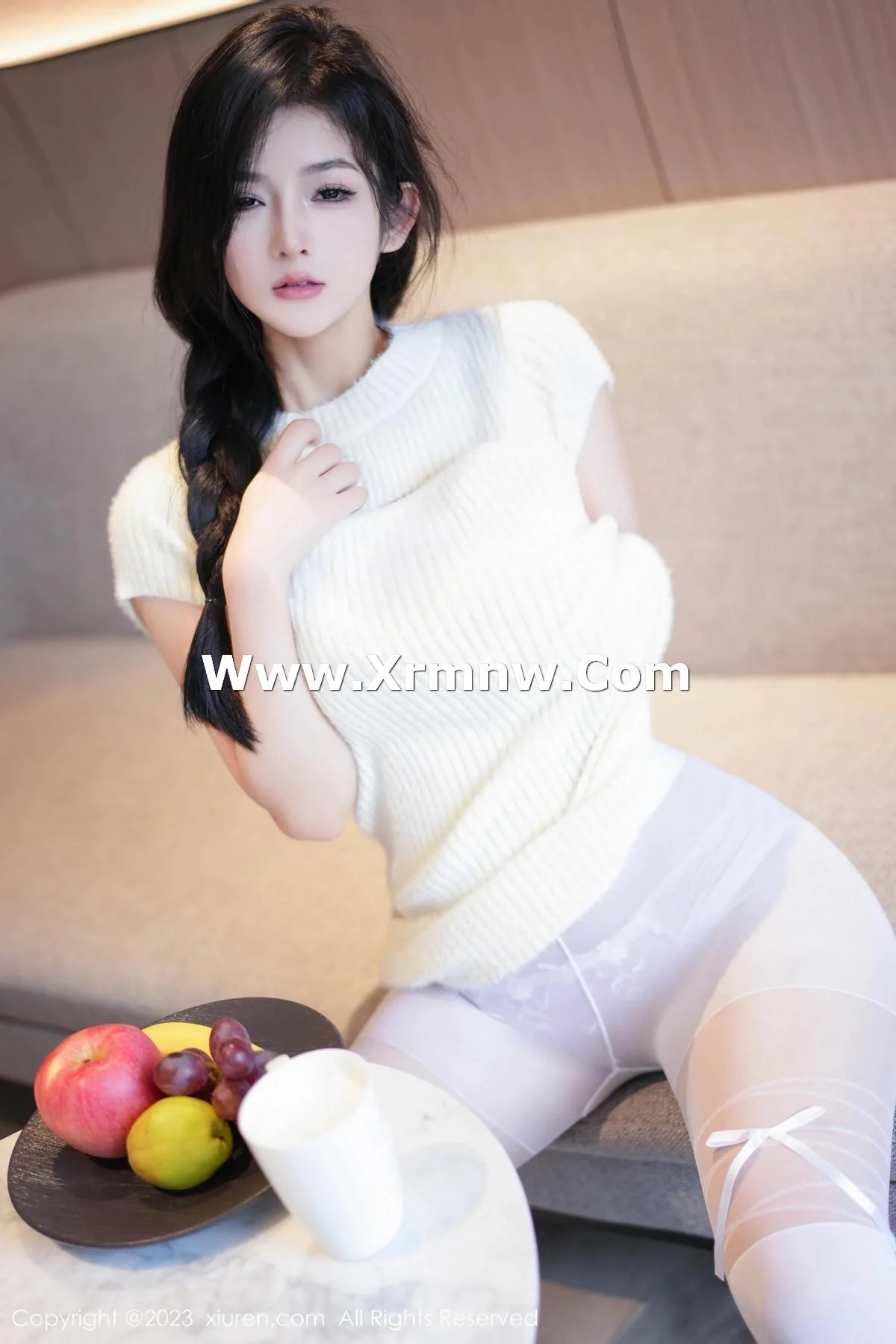 谭小灵性感粉色轻透内衣配超薄白丝袜秀惹火身段绝美写真 第 14 张