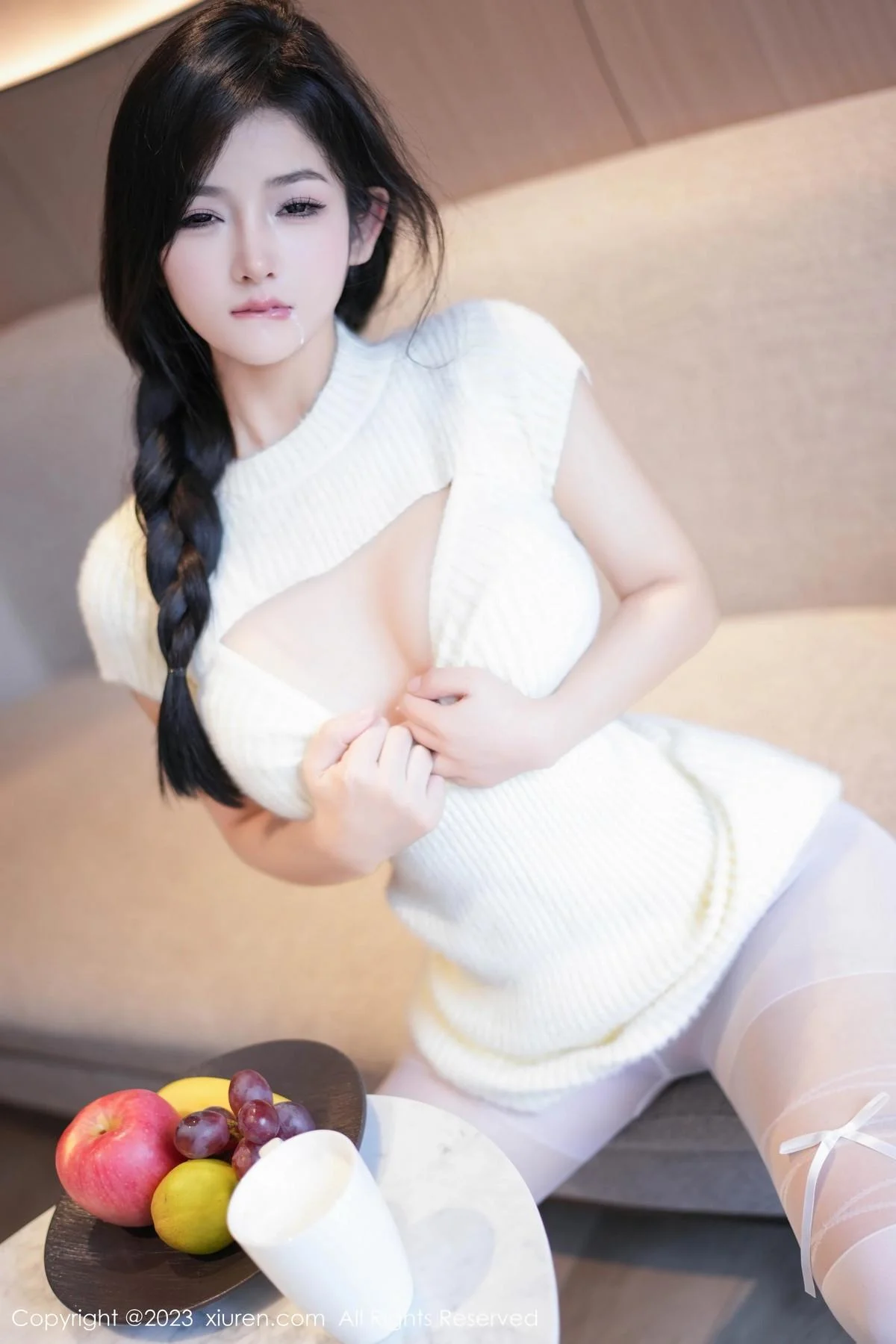 谭小灵性感粉色轻透内衣配超薄白丝袜秀惹火身段绝美写真 第 15 张