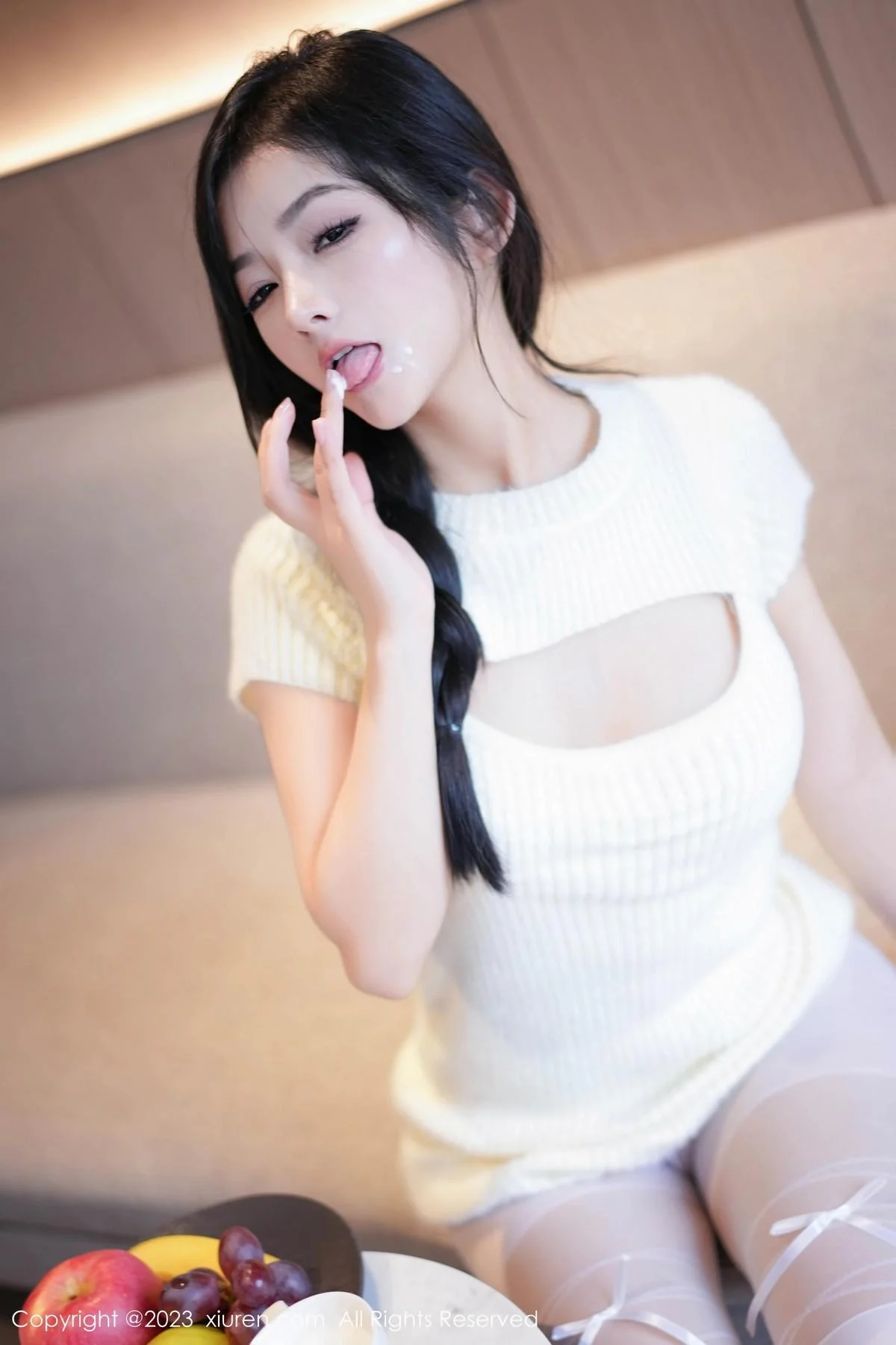 谭小灵性感粉色轻透内衣配超薄白丝袜秀惹火身段绝美写真 第 19 张
