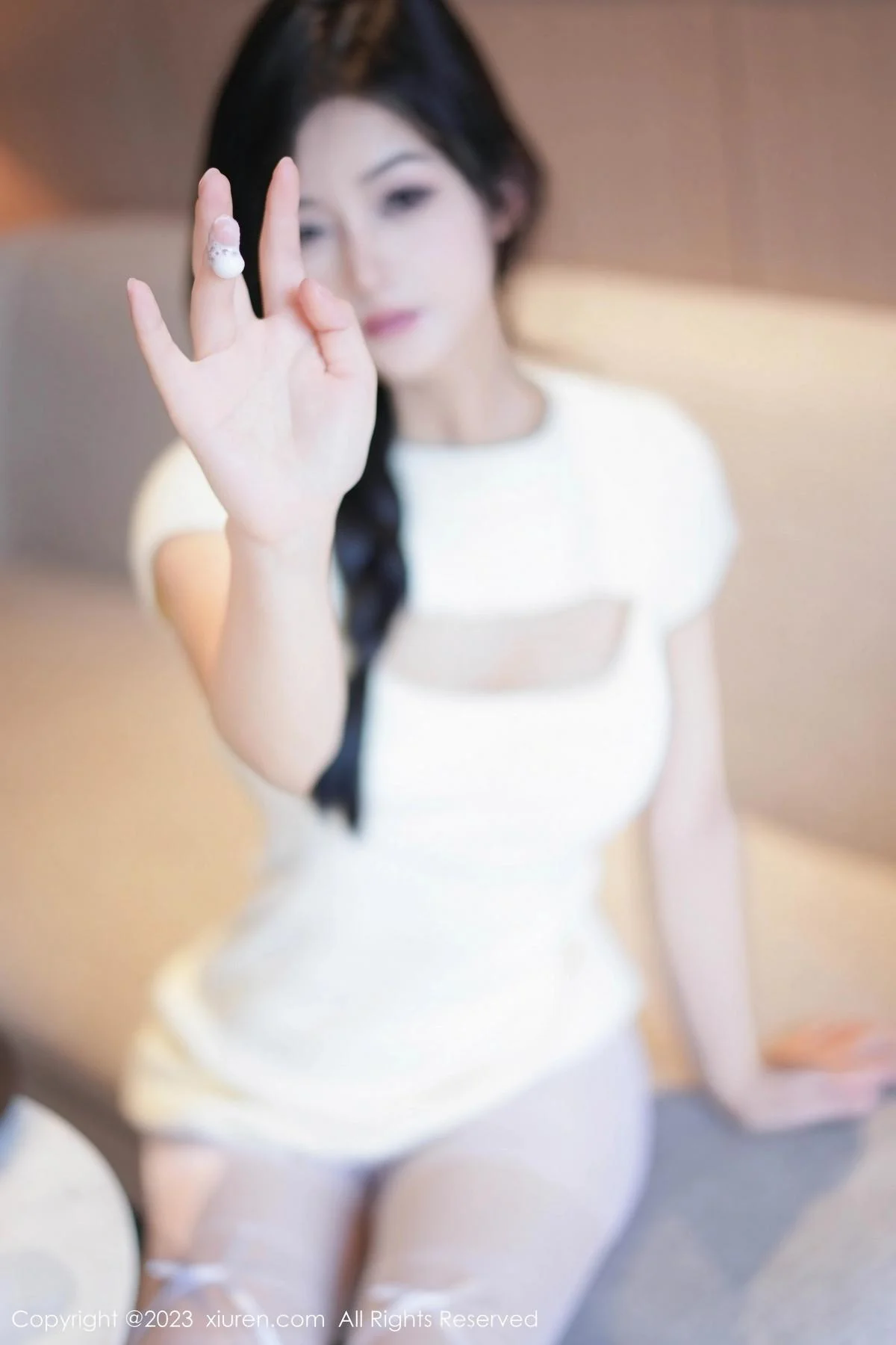 谭小灵性感粉色轻透内衣配超薄白丝袜秀惹火身段绝美写真 第 20 张