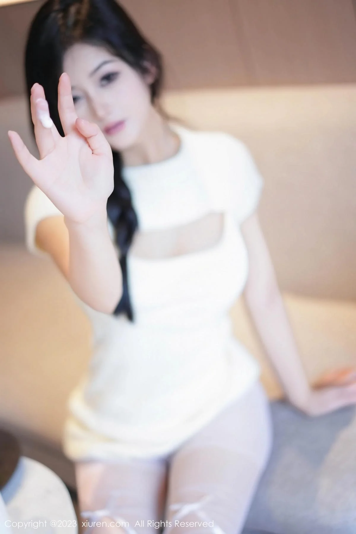 谭小灵性感粉色轻透内衣配超薄白丝袜秀惹火身段绝美写真 第 21 张