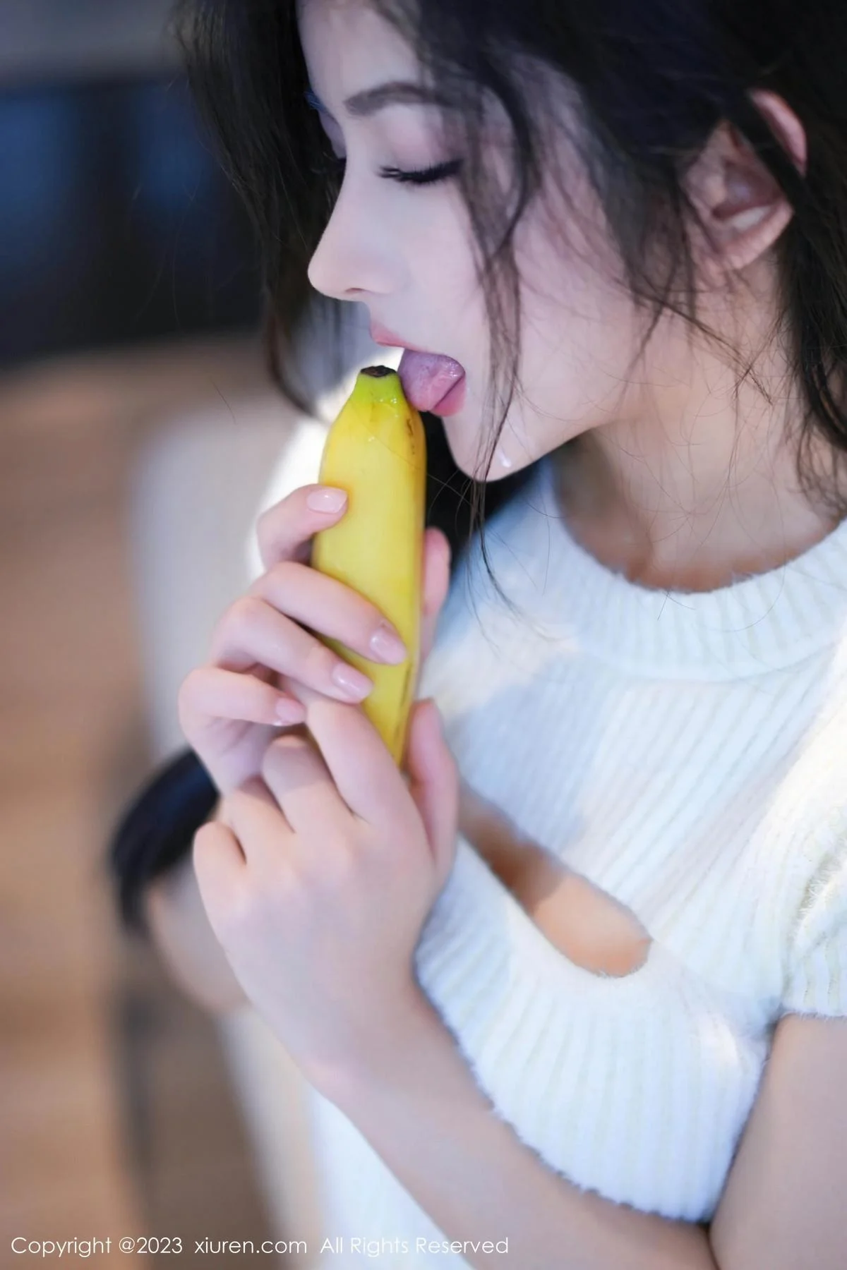 谭小灵性感粉色轻透内衣配超薄白丝袜秀惹火身段绝美写真 第 27 张