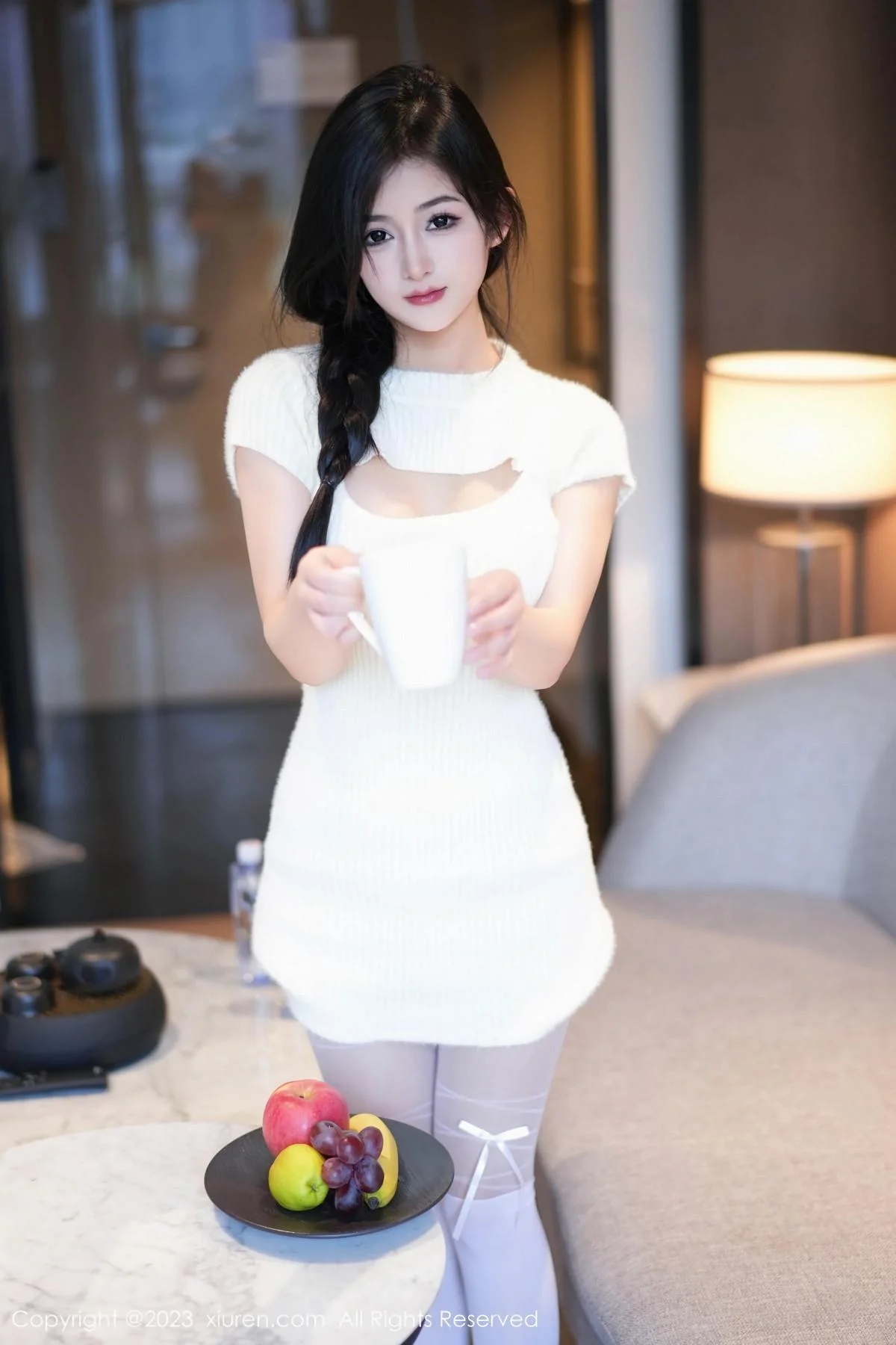 谭小灵性感粉色轻透内衣配超薄白丝袜秀惹火身段绝美写真 第 4 张