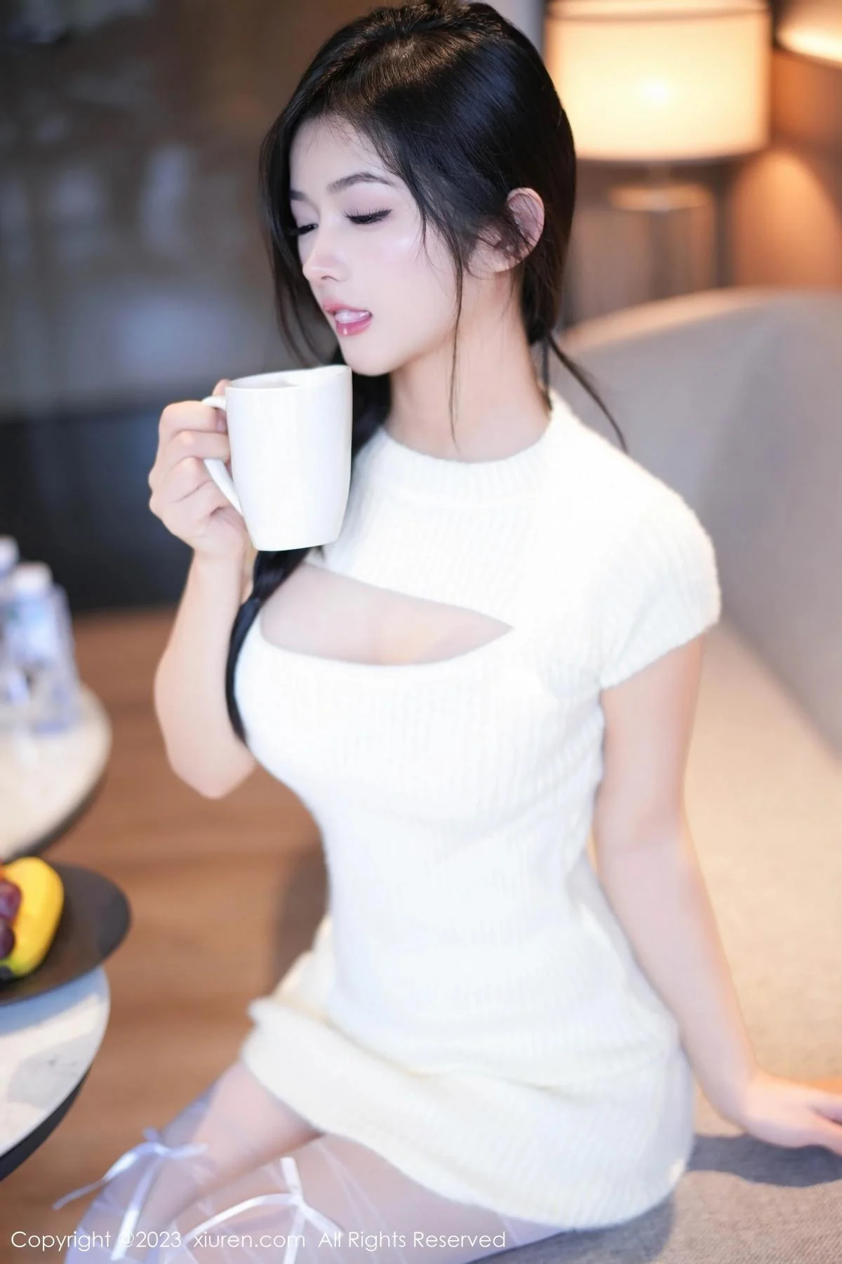 谭小灵性感粉色轻透内衣配超薄白丝袜秀惹火身段绝美写真 第 9 张