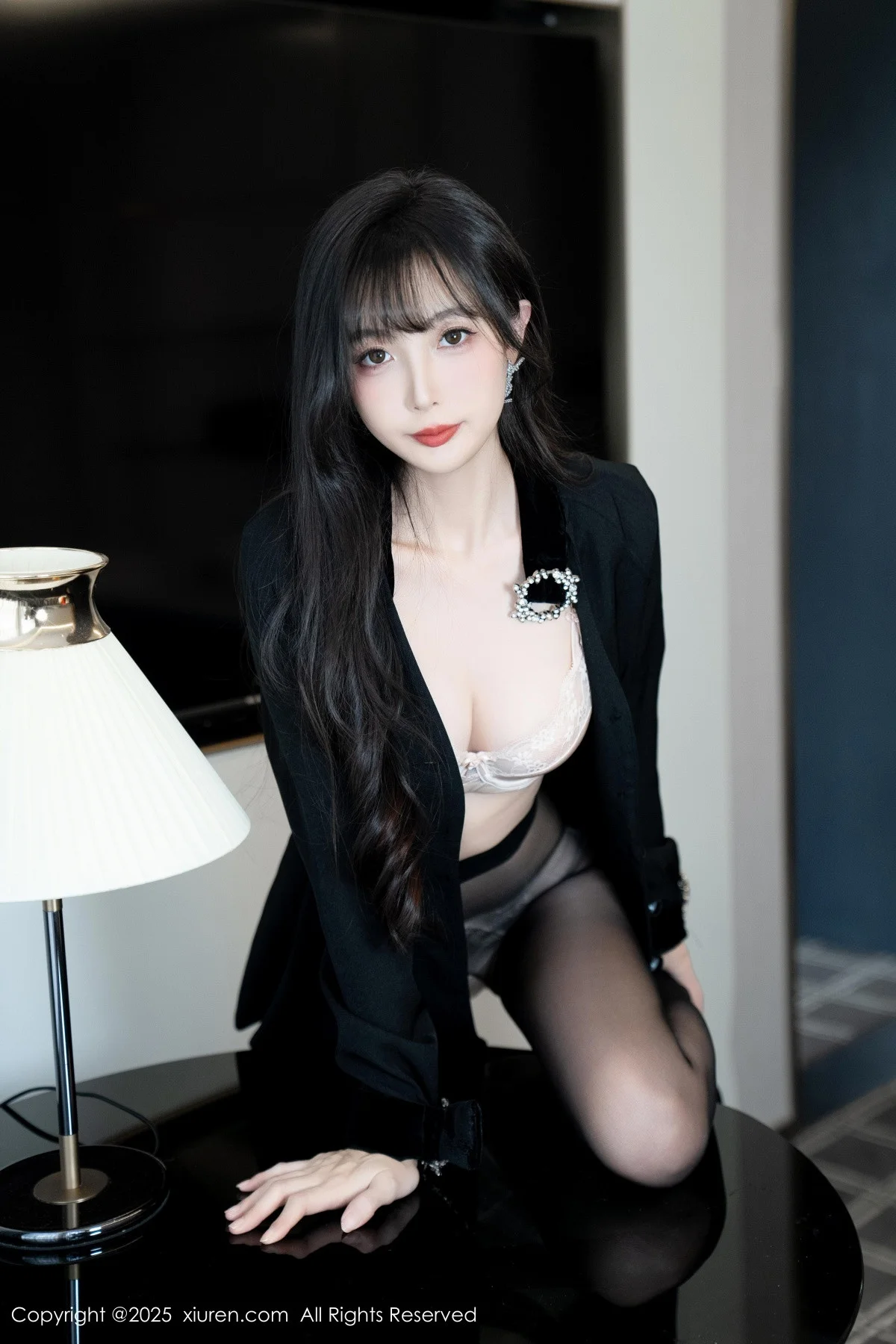 樱桃小阑子黑色外套露性感内衣配开档黑丝秀曼妙身姿绝美写真 第 113 张
