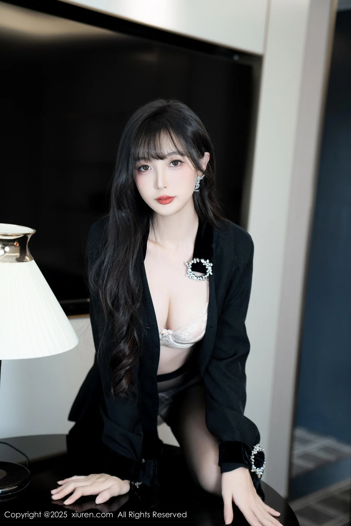 樱桃小阑子黑色外套露性感内衣配开档黑丝秀曼妙身姿绝美写真 第 115 张