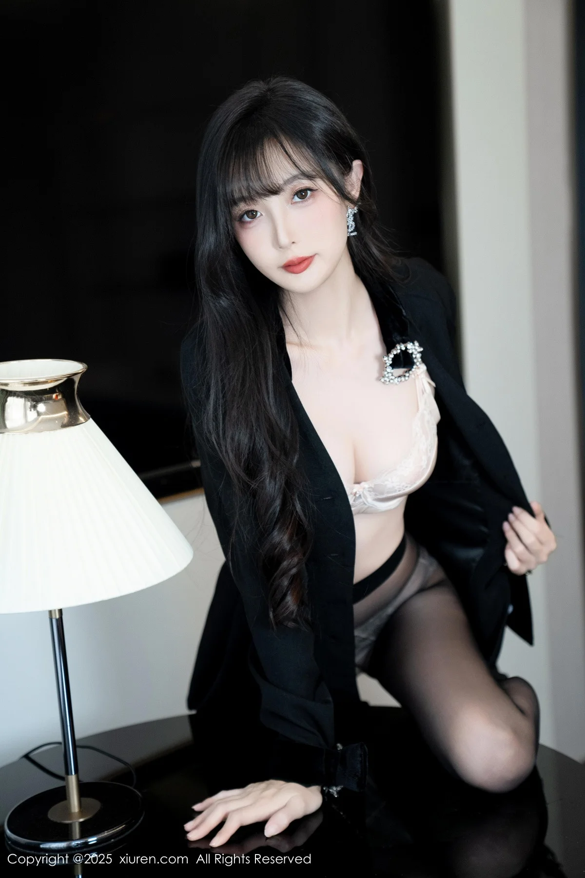 樱桃小阑子黑色外套露性感内衣配开档黑丝秀曼妙身姿绝美写真 第 117 张