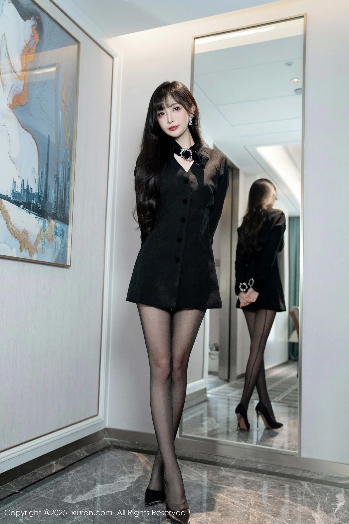樱桃小阑子黑色外套露性感内衣配开档黑丝秀曼妙身姿绝美写真 第 13 张