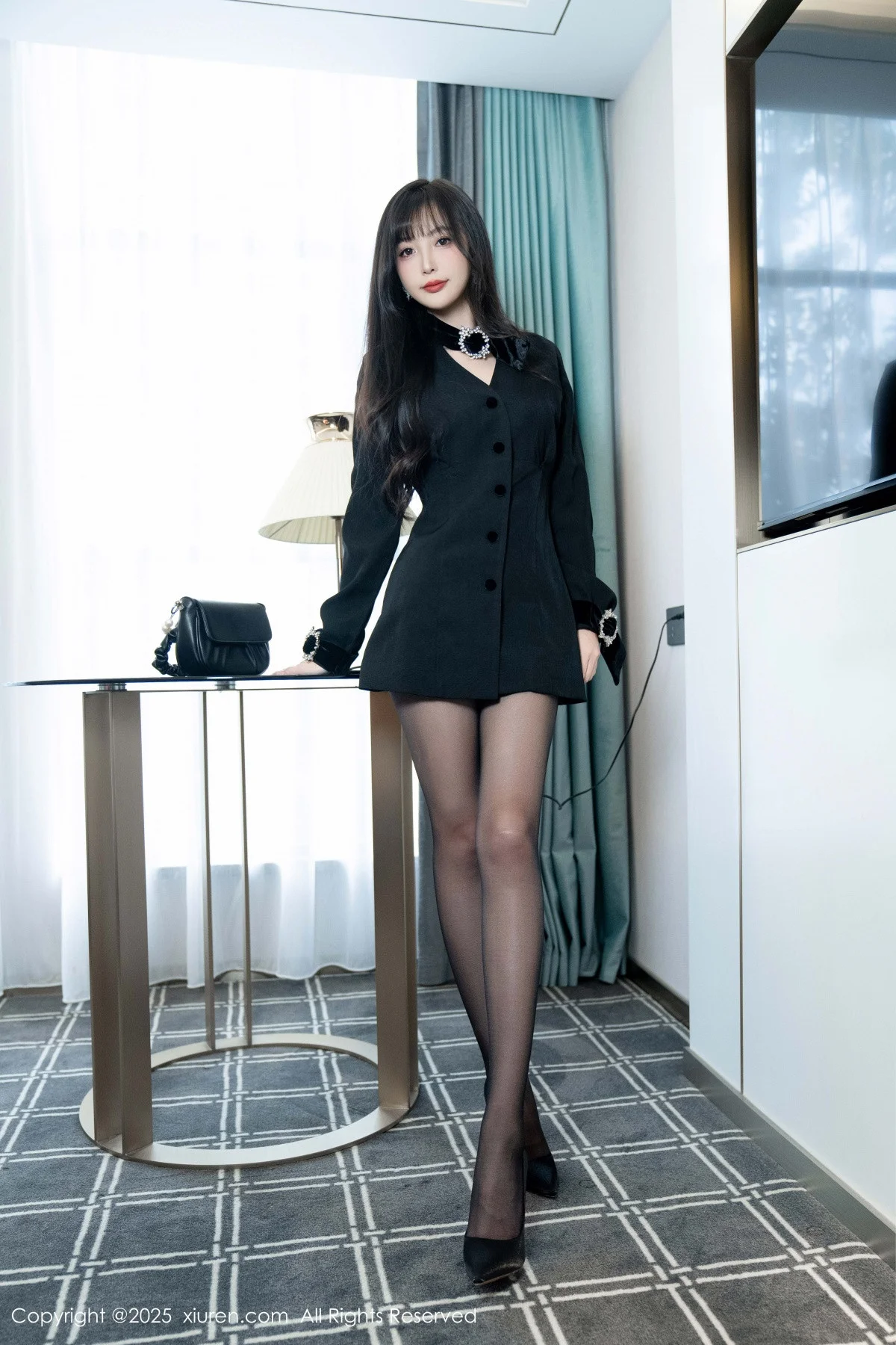 樱桃小阑子黑色外套露性感内衣配开档黑丝秀曼妙身姿绝美写真 第 25 张