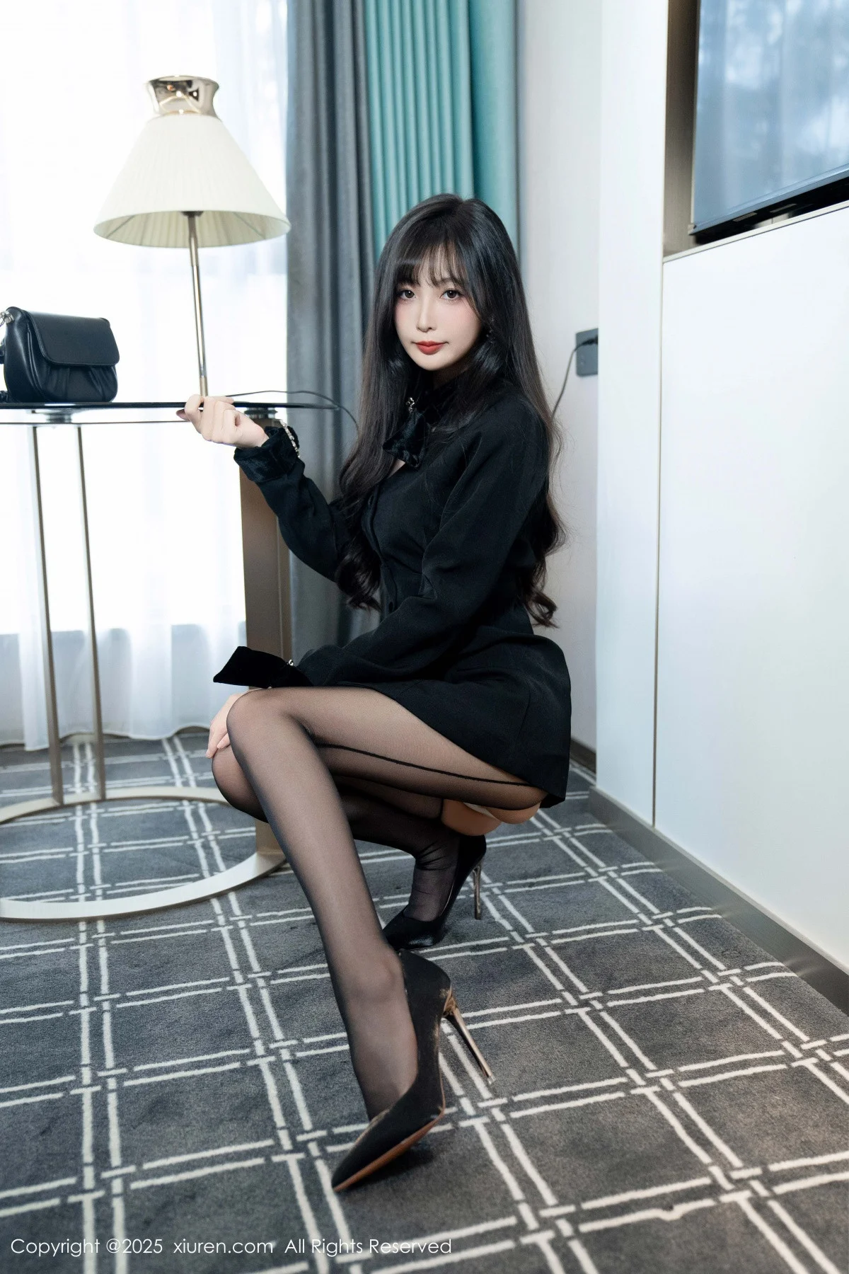 樱桃小阑子黑色外套露性感内衣配开档黑丝秀曼妙身姿绝美写真 第 42 张