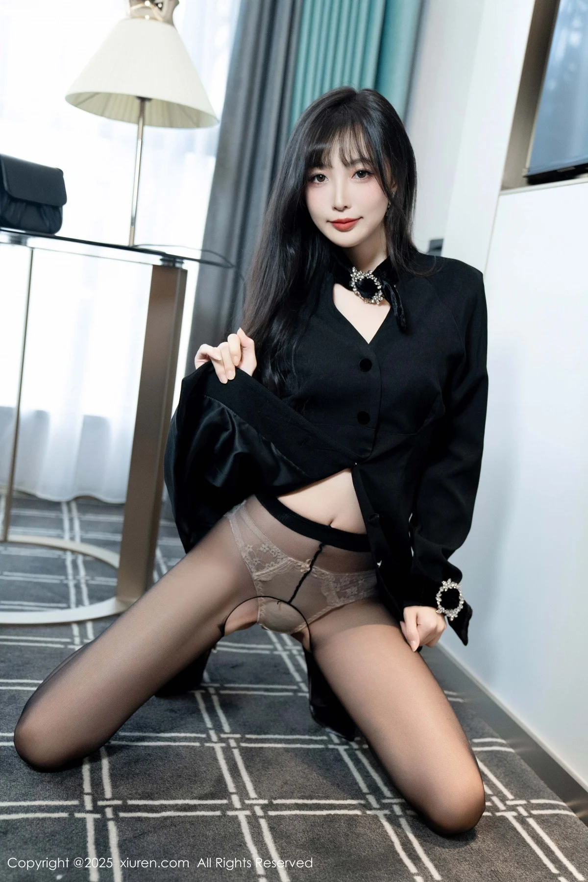 樱桃小阑子黑色外套露性感内衣配开档黑丝秀曼妙身姿绝美写真 第 60 张