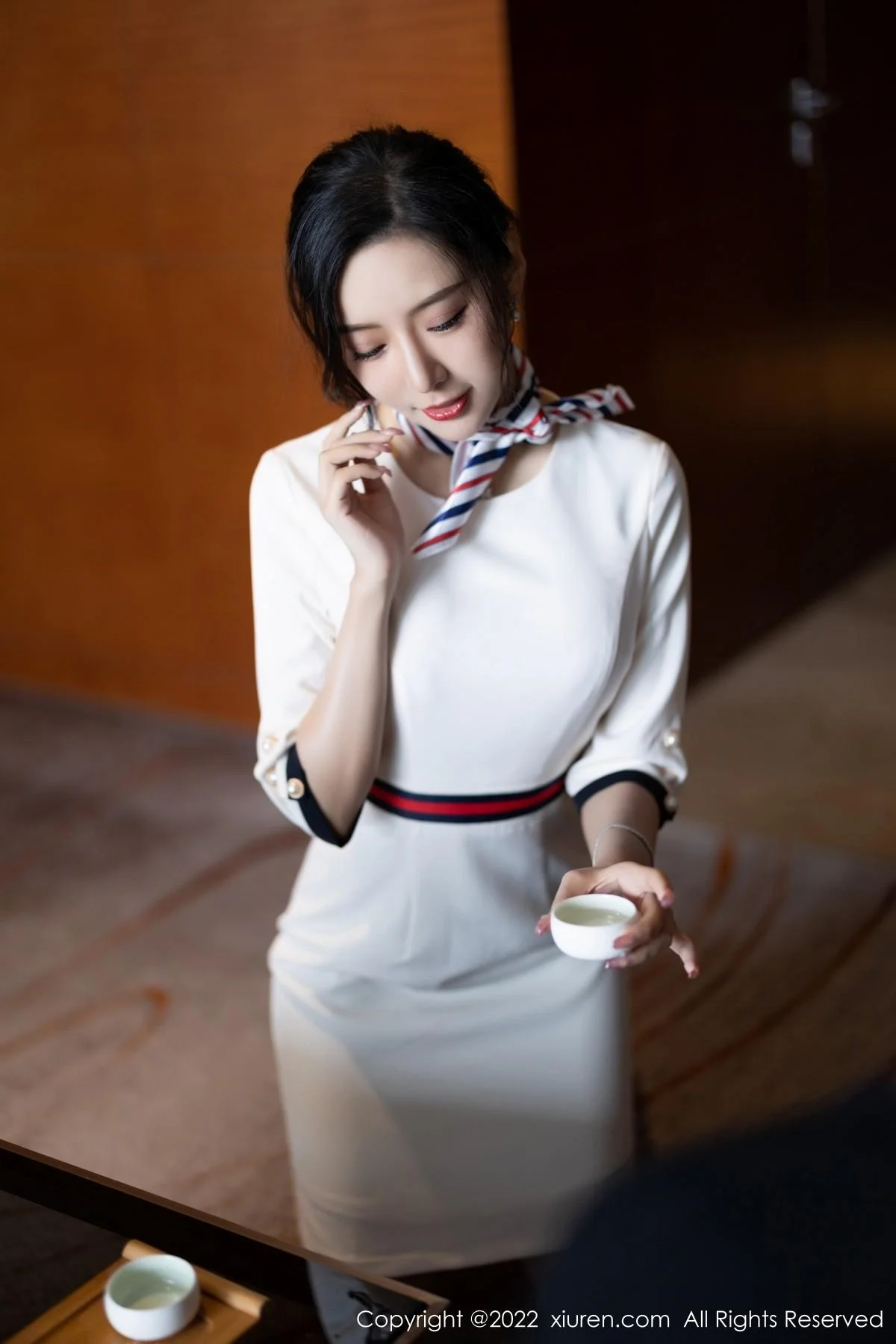 王馨瑶yanni白色连衣短裙露红色内衣配原色丝袜绝美写真 第 33 张