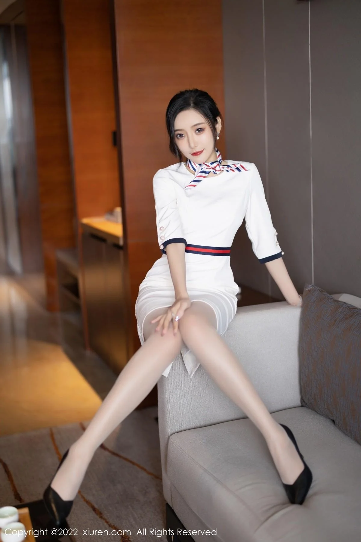 王馨瑶yanni白色连衣短裙露红色内衣配原色丝袜绝美写真 第 35 张