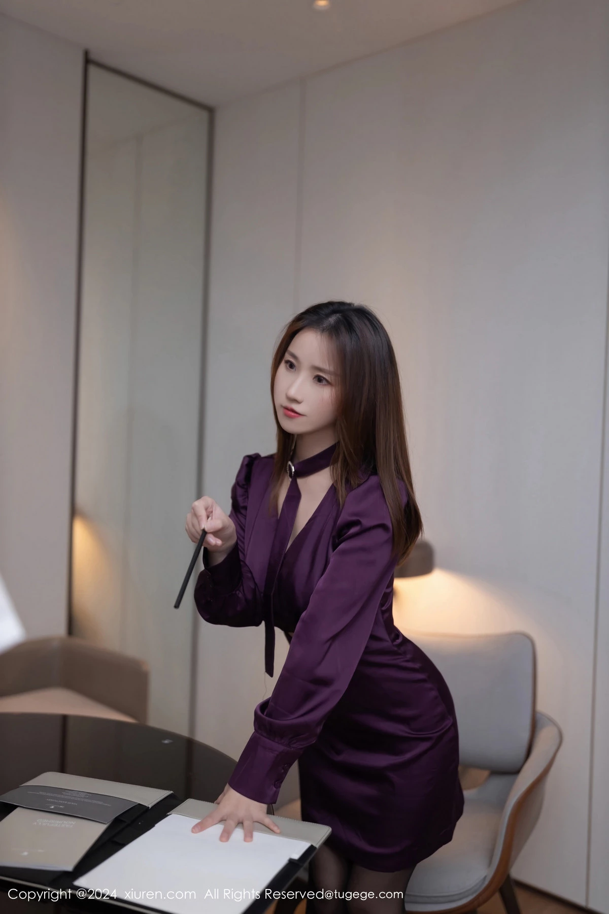 杏子Yada性感紫色服饰露紫灰蕾丝内衣秀曼妙身姿绝美写真 第 24 张