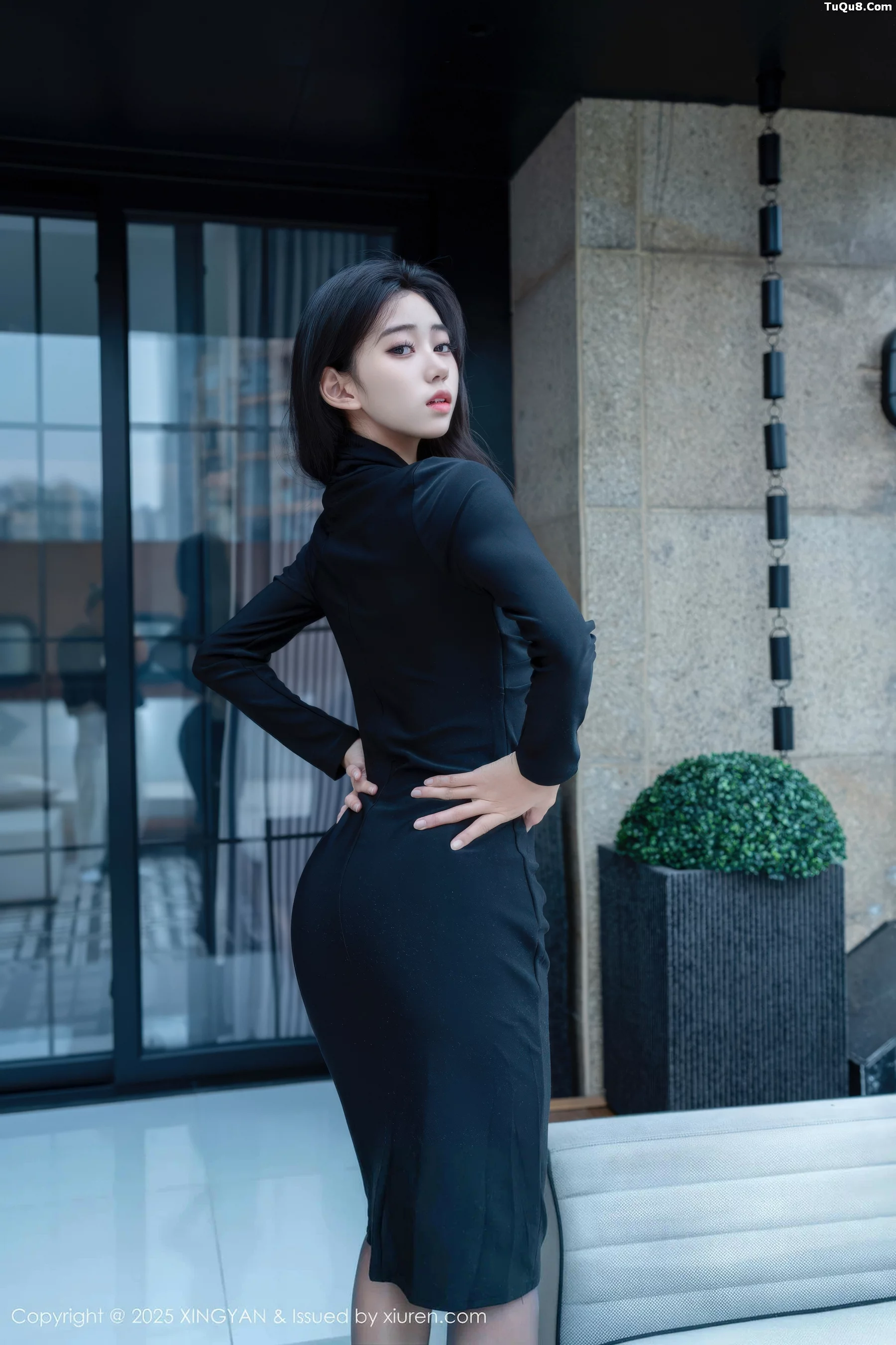 时安安性感黑色连衣裙配超薄无内黑丝秀柔美身姿绝美写真 第 2 张