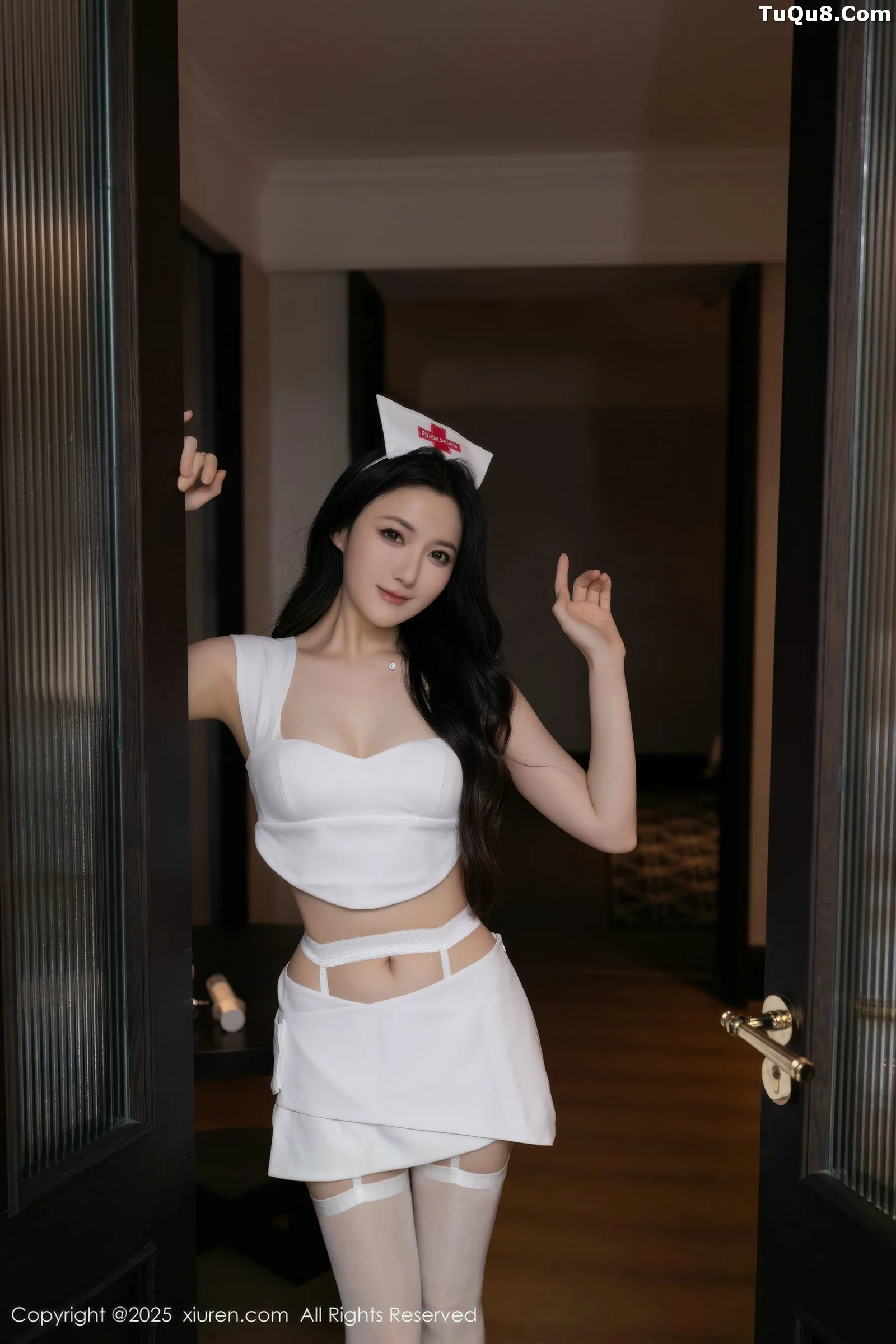 鱼子酱Fish性感白色护士制服配白丝吊袜秀曼妙身姿绝美写真 第 16 张
