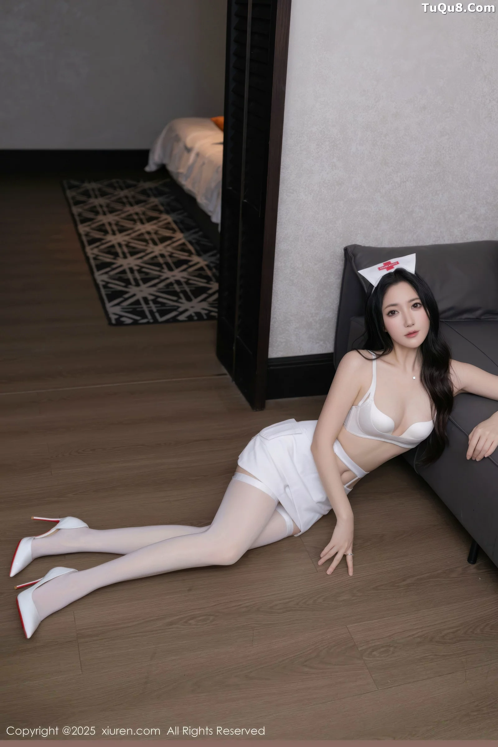 鱼子酱Fish性感白色护士制服配白丝吊袜秀曼妙身姿绝美写真 第 57 张