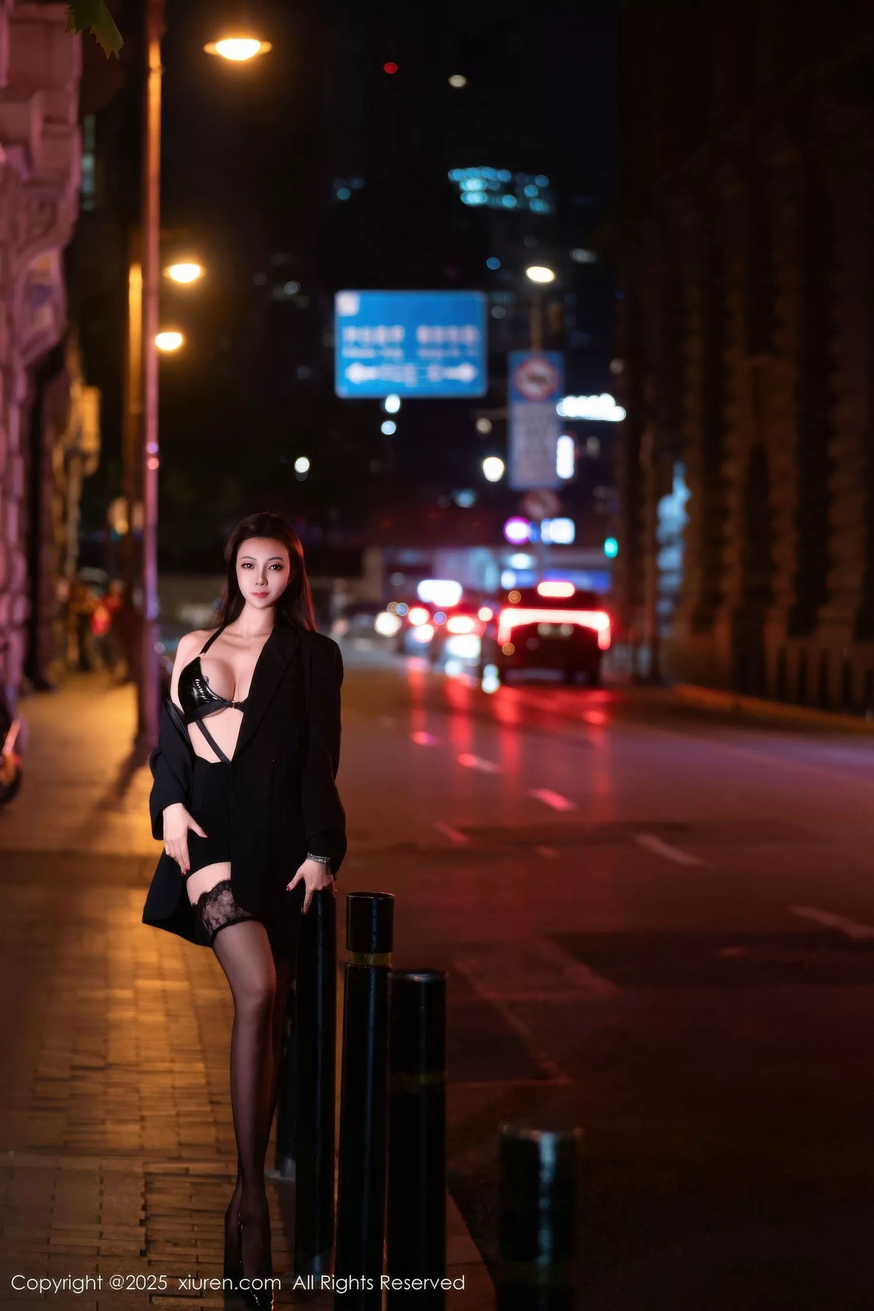 御姐果儿Victoria性感黑色皮质情趣服饰配黑丝吊袜极致魅惑写真 第 16 张