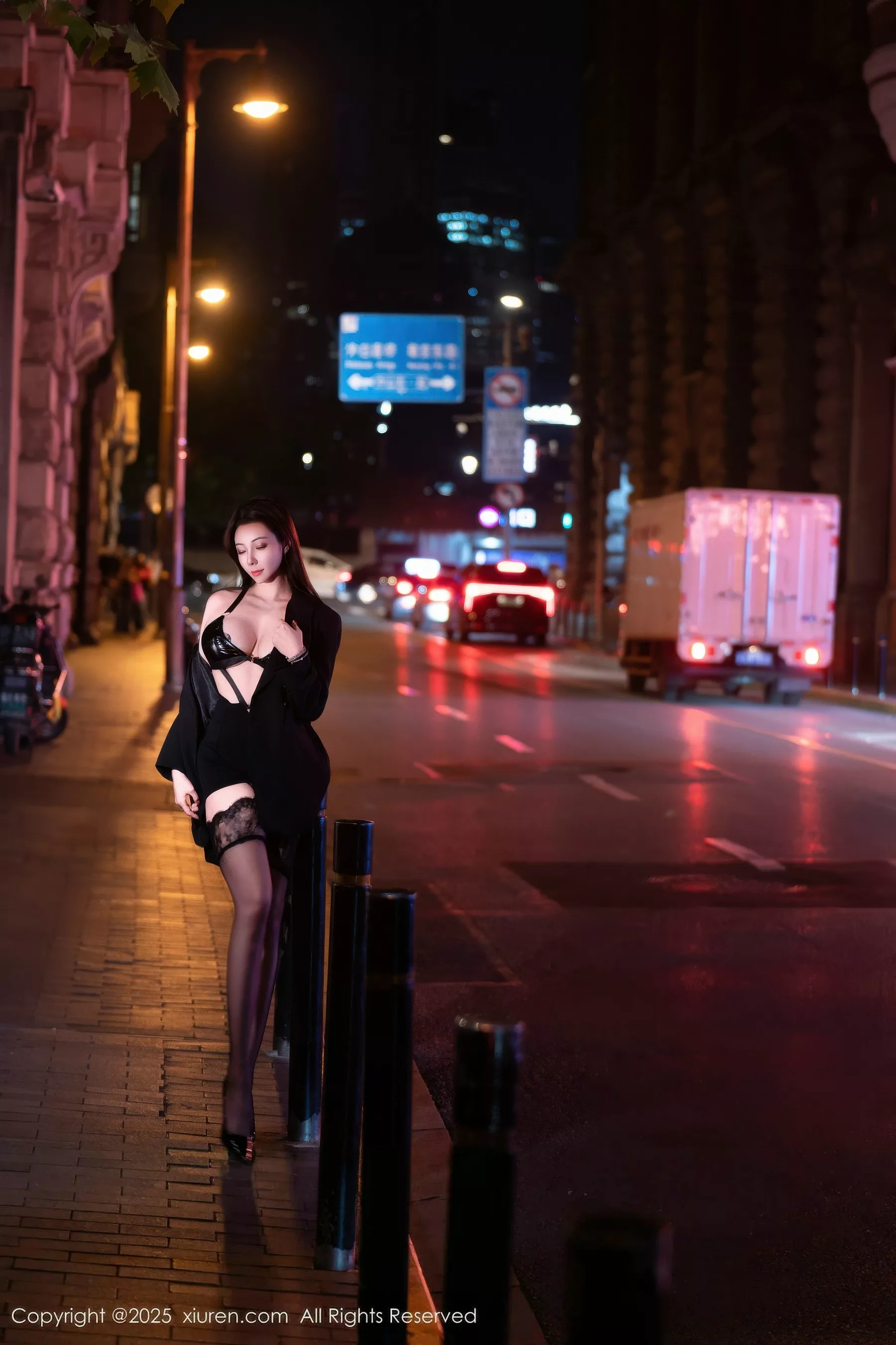 御姐果儿Victoria性感黑色皮质情趣服饰配黑丝吊袜极致魅惑写真 第 17 张