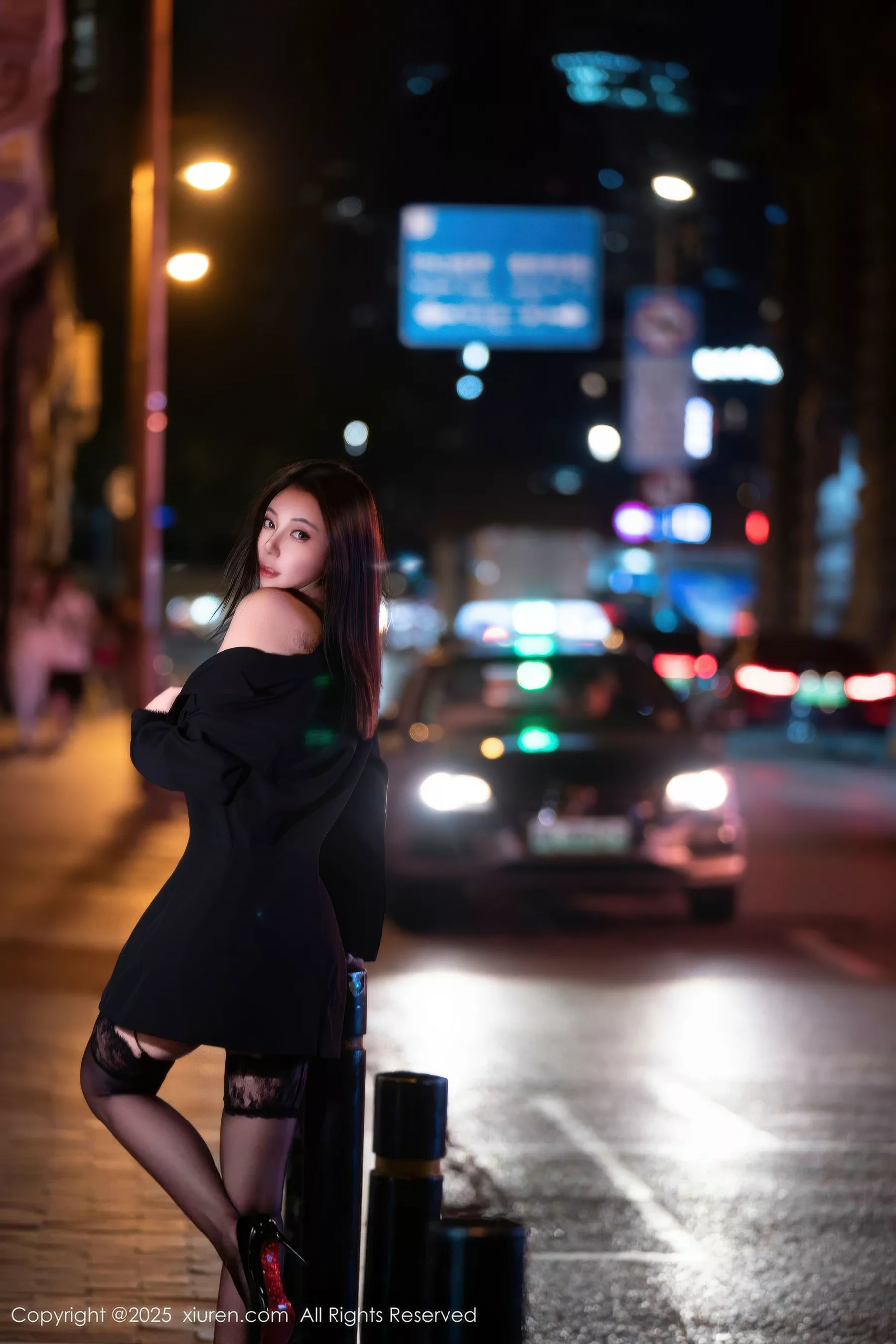 御姐果儿Victoria性感黑色皮质情趣服饰配黑丝吊袜极致魅惑写真 第 21 张