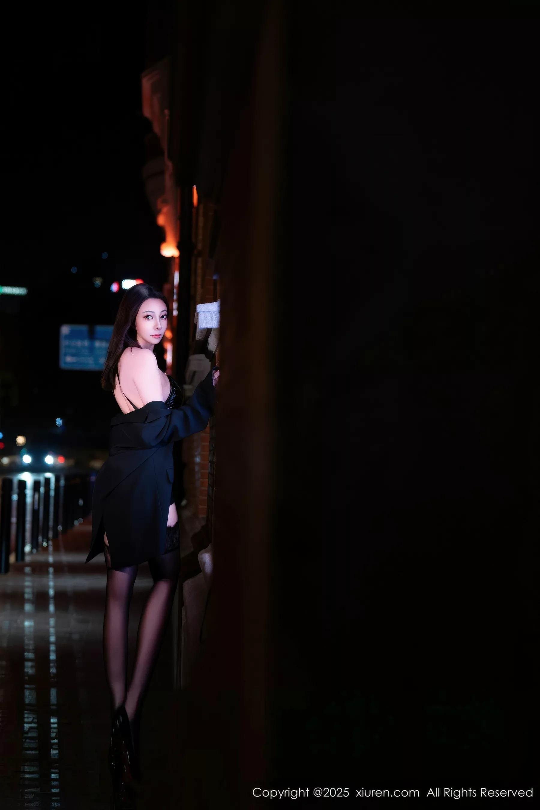 御姐果儿Victoria性感黑色皮质情趣服饰配黑丝吊袜极致魅惑写真 第 30 张