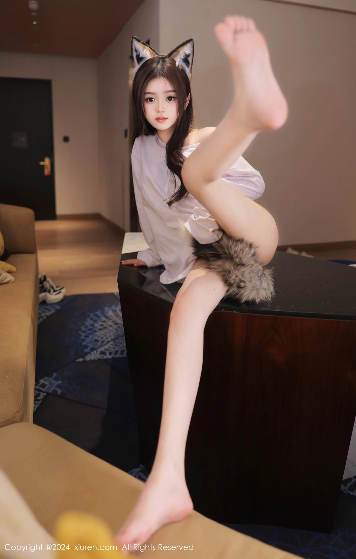媃柔性感狐狸装扮白色上衣半脱秀惹火身材撩人绝美写真 第 15 张