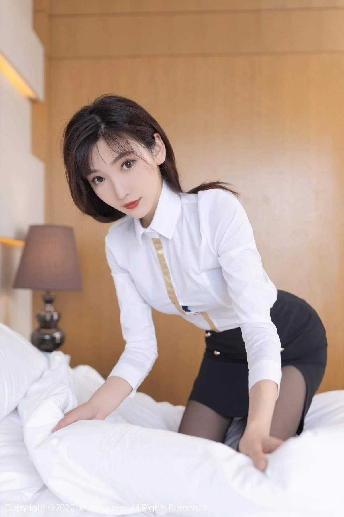 陆萱萱广州-云南旅拍角色扮演性感内衣配无内黑丝绝美写真 第 15 张