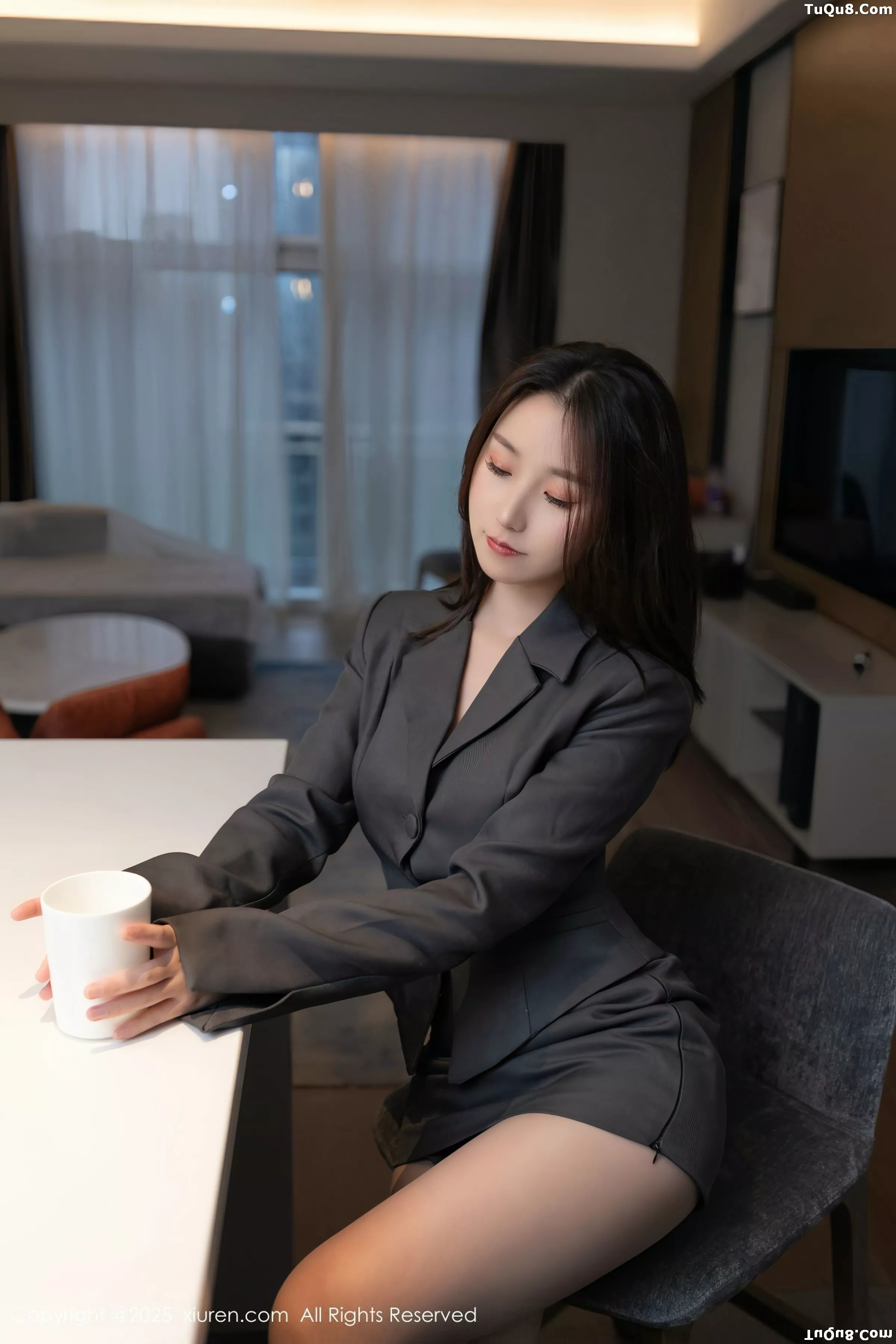 杏子Yada性感白色薄透内衣配灰色丝袜秀曼妙身姿绝美写真 第 11 张