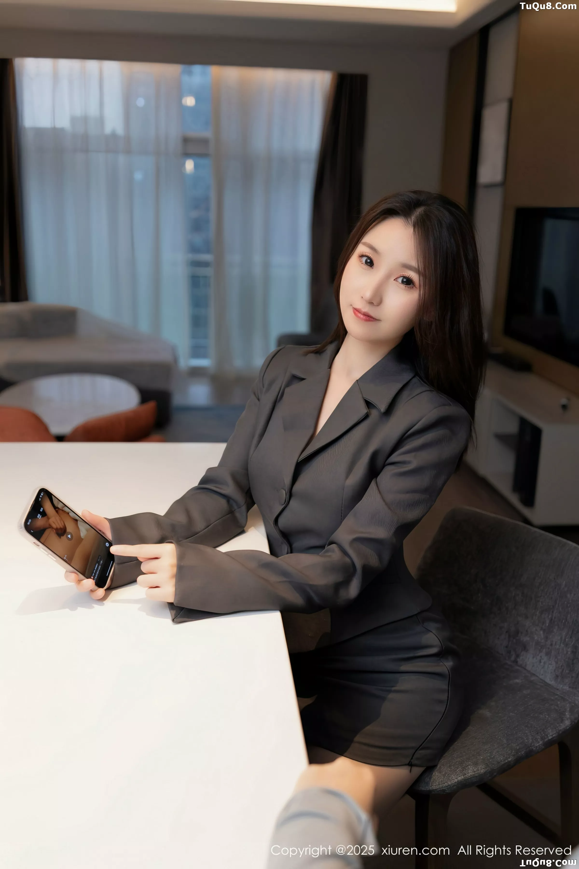 杏子Yada性感白色薄透内衣配灰色丝袜秀曼妙身姿绝美写真 第 8 张
