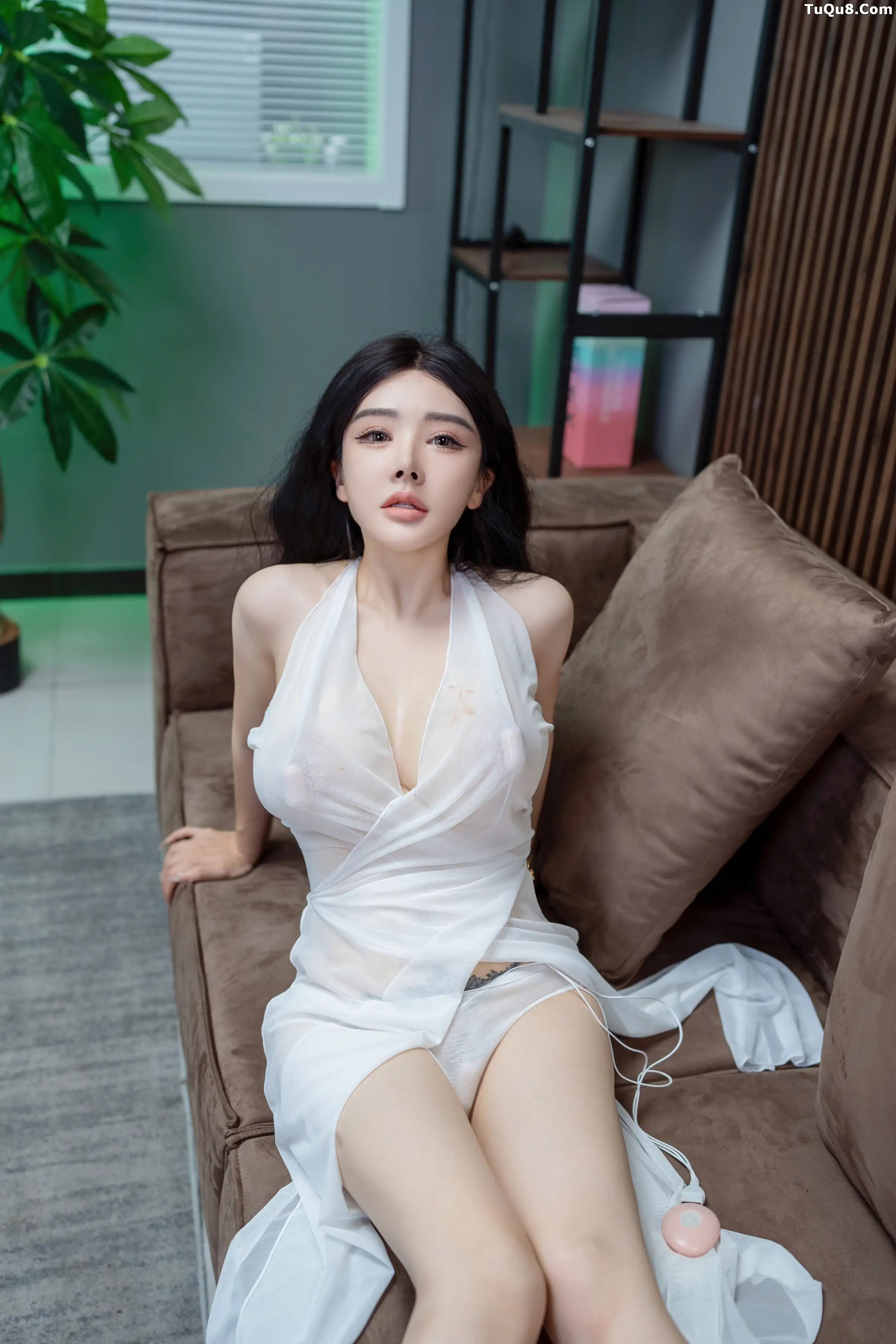 .B008 秀人番外 潘娇娇 吸奶器按摩 主题写真 [] 第 32 张