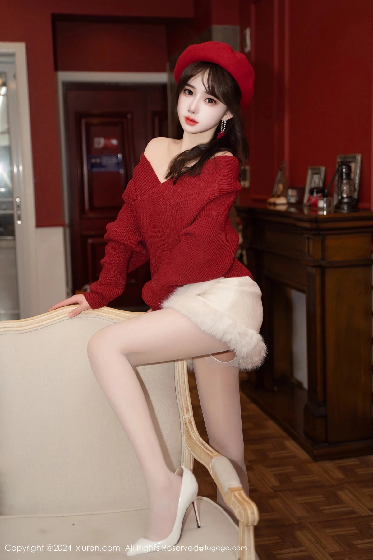 林月月私房性感红色毛衣配开档肉丝秀柔美身姿完美绝美写真 第 12 张