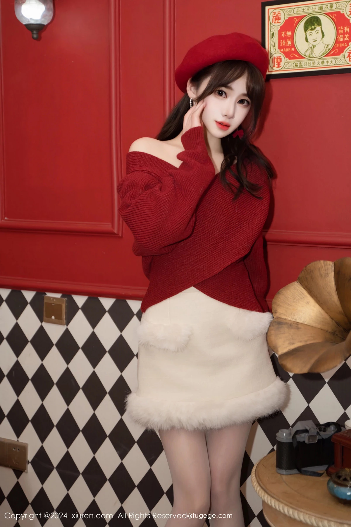 林月月私房性感红色毛衣配开档肉丝秀柔美身姿完美绝美写真 第 8 张