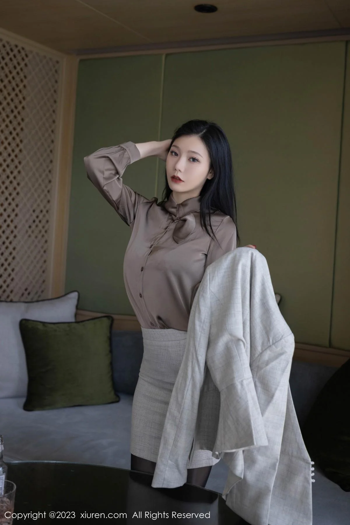 安然anran灰色职业Ol装露红色蕾丝内衣秀曼妙身姿绝美写真 第 12 张