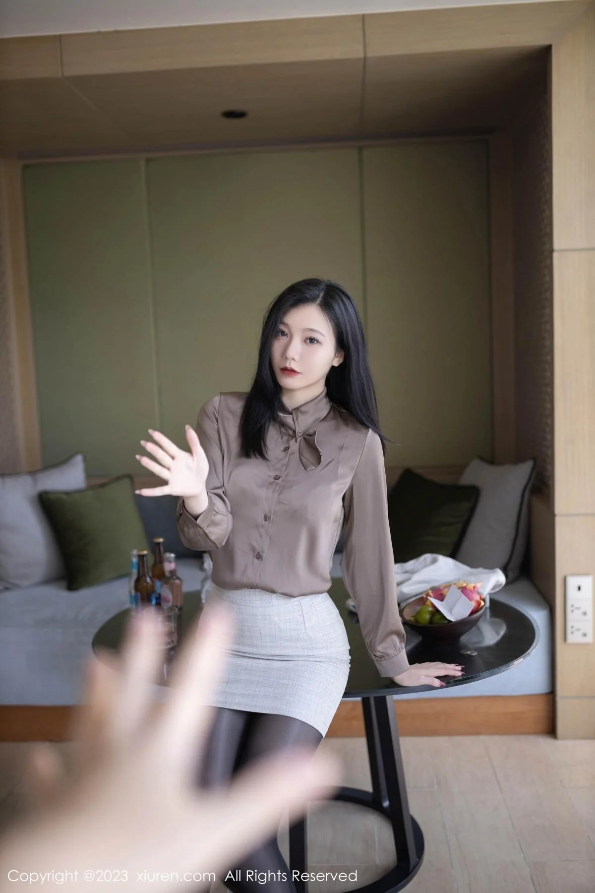 安然anran灰色职业Ol装露红色蕾丝内衣秀曼妙身姿绝美写真 第 16 张