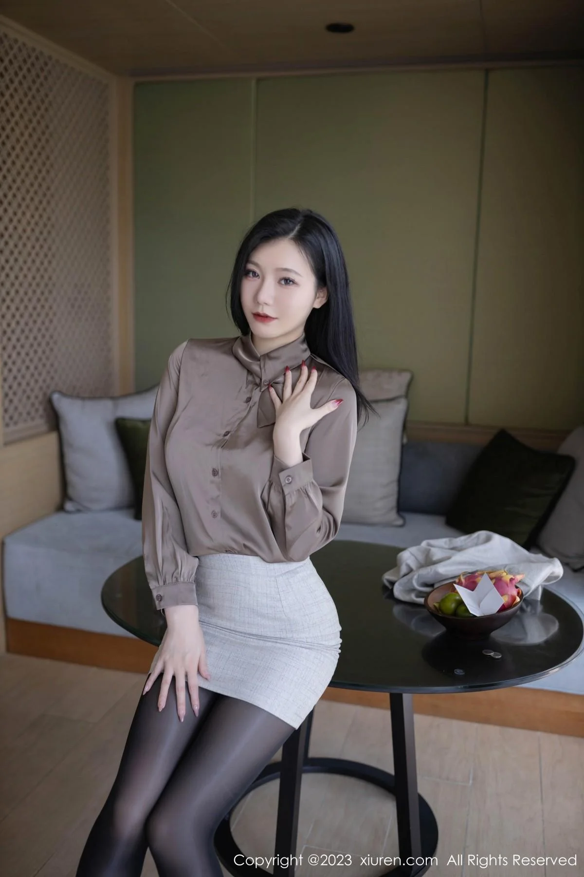 安然anran灰色职业Ol装露红色蕾丝内衣秀曼妙身姿绝美写真 第 18 张