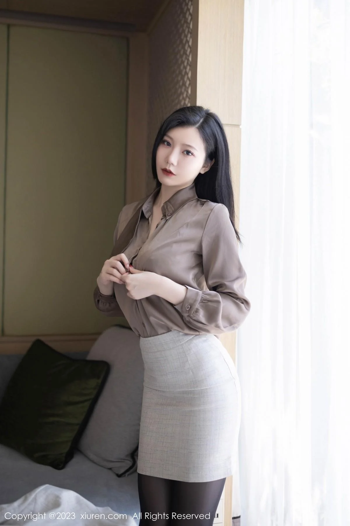 安然anran灰色职业Ol装露红色蕾丝内衣秀曼妙身姿绝美写真 第 20 张