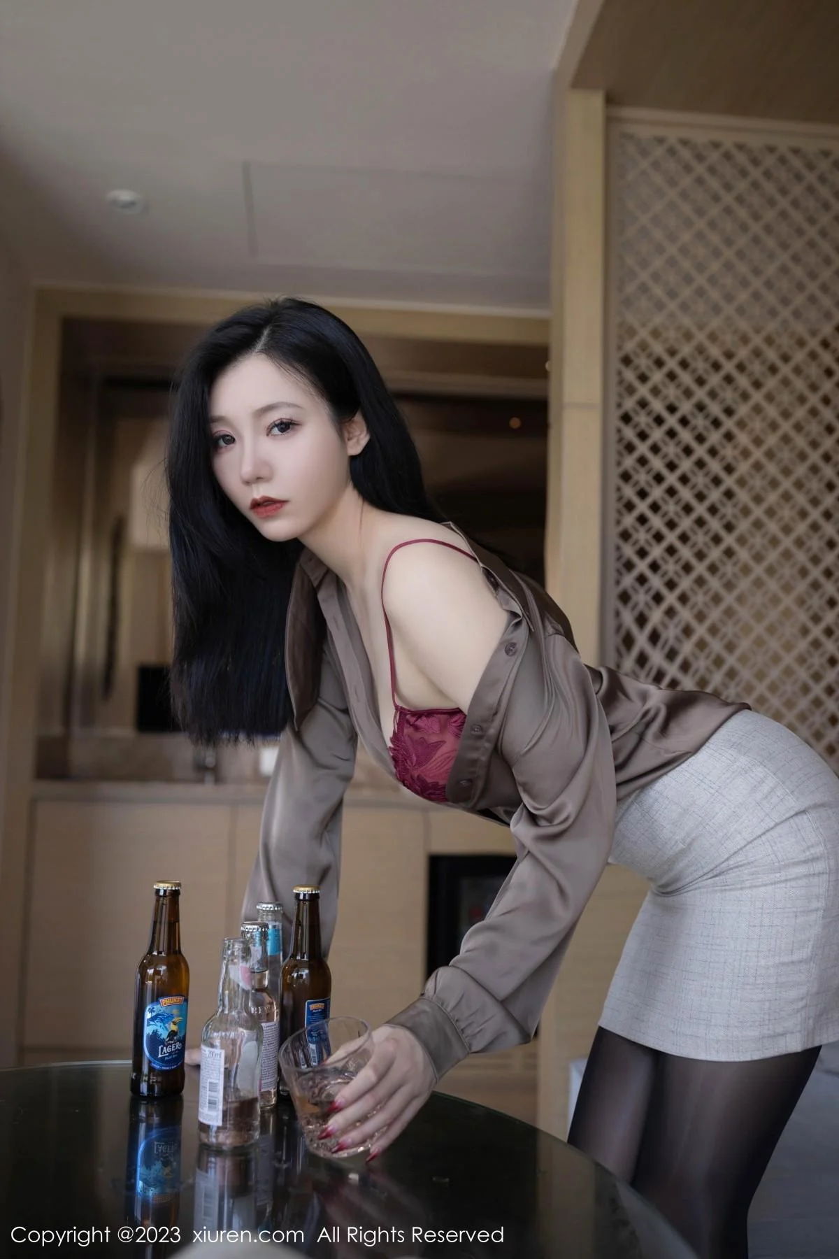 安然anran灰色职业Ol装露红色蕾丝内衣秀曼妙身姿绝美写真 第 23 张