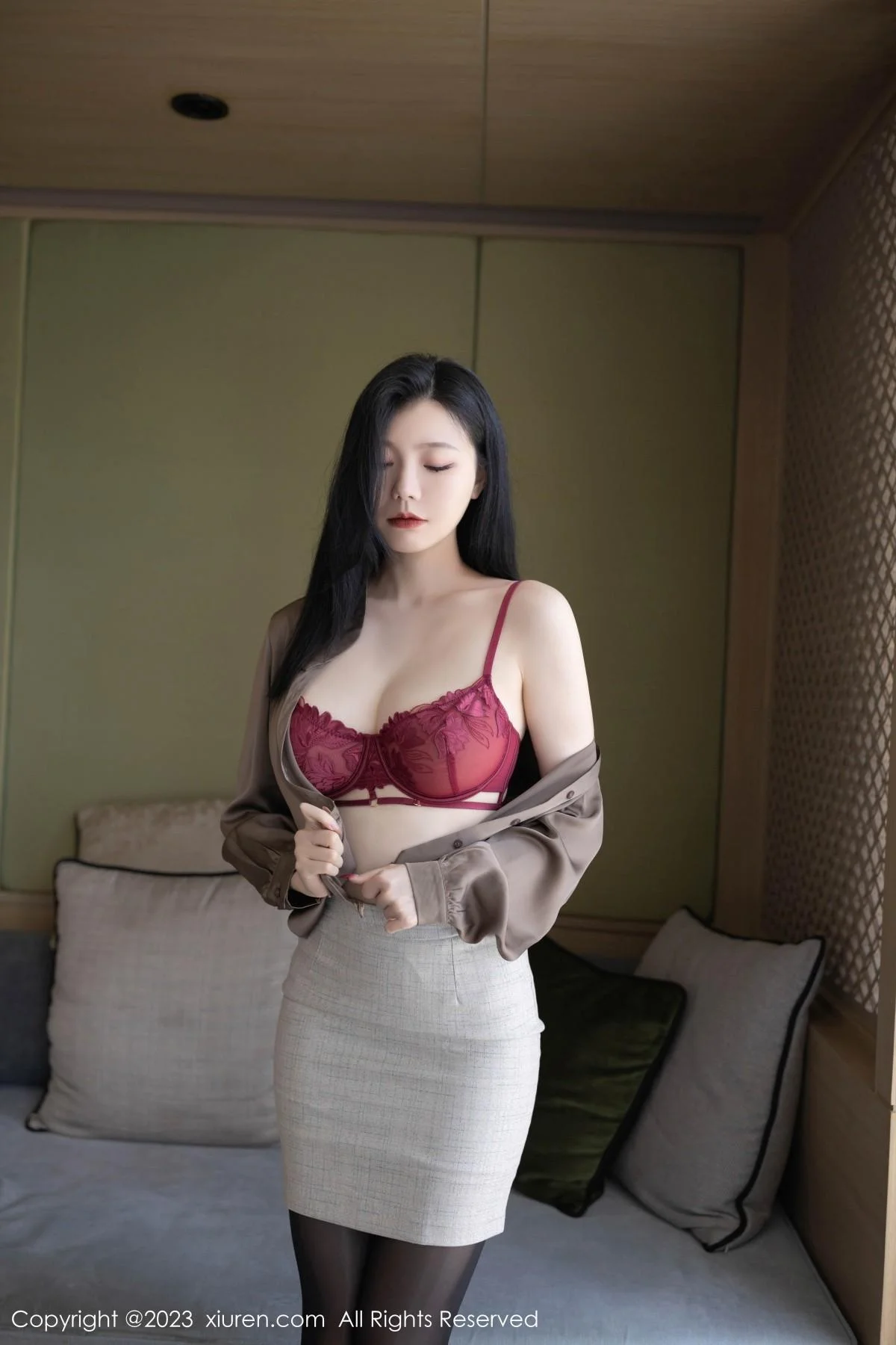 安然anran灰色职业Ol装露红色蕾丝内衣秀曼妙身姿绝美写真 第 29 张